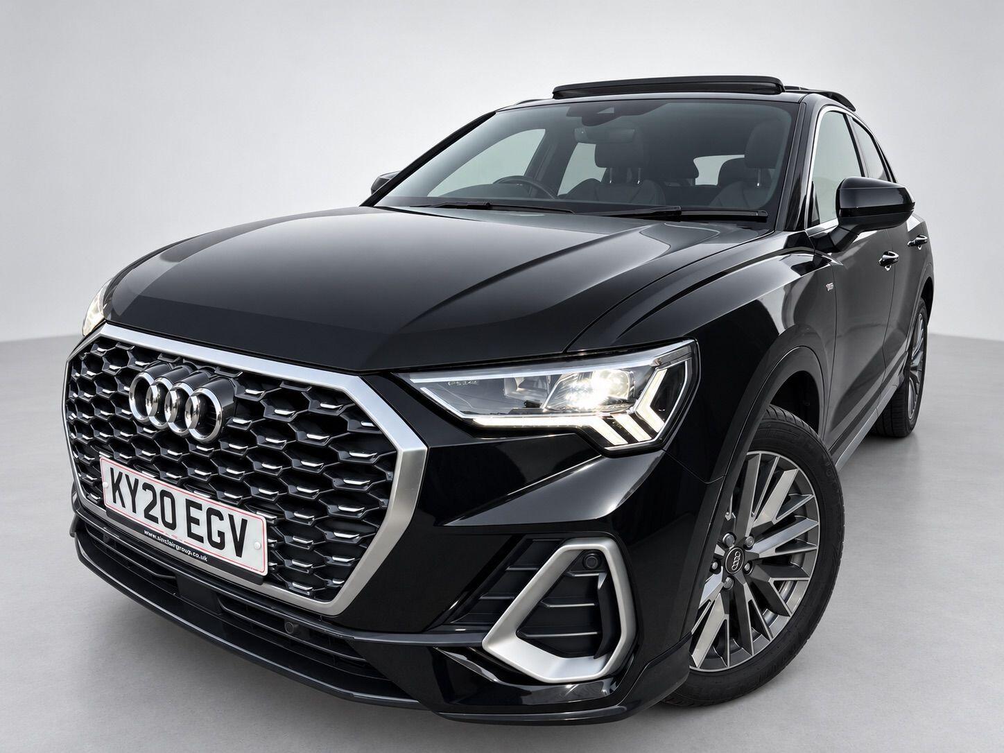 Audi Q3 view 8