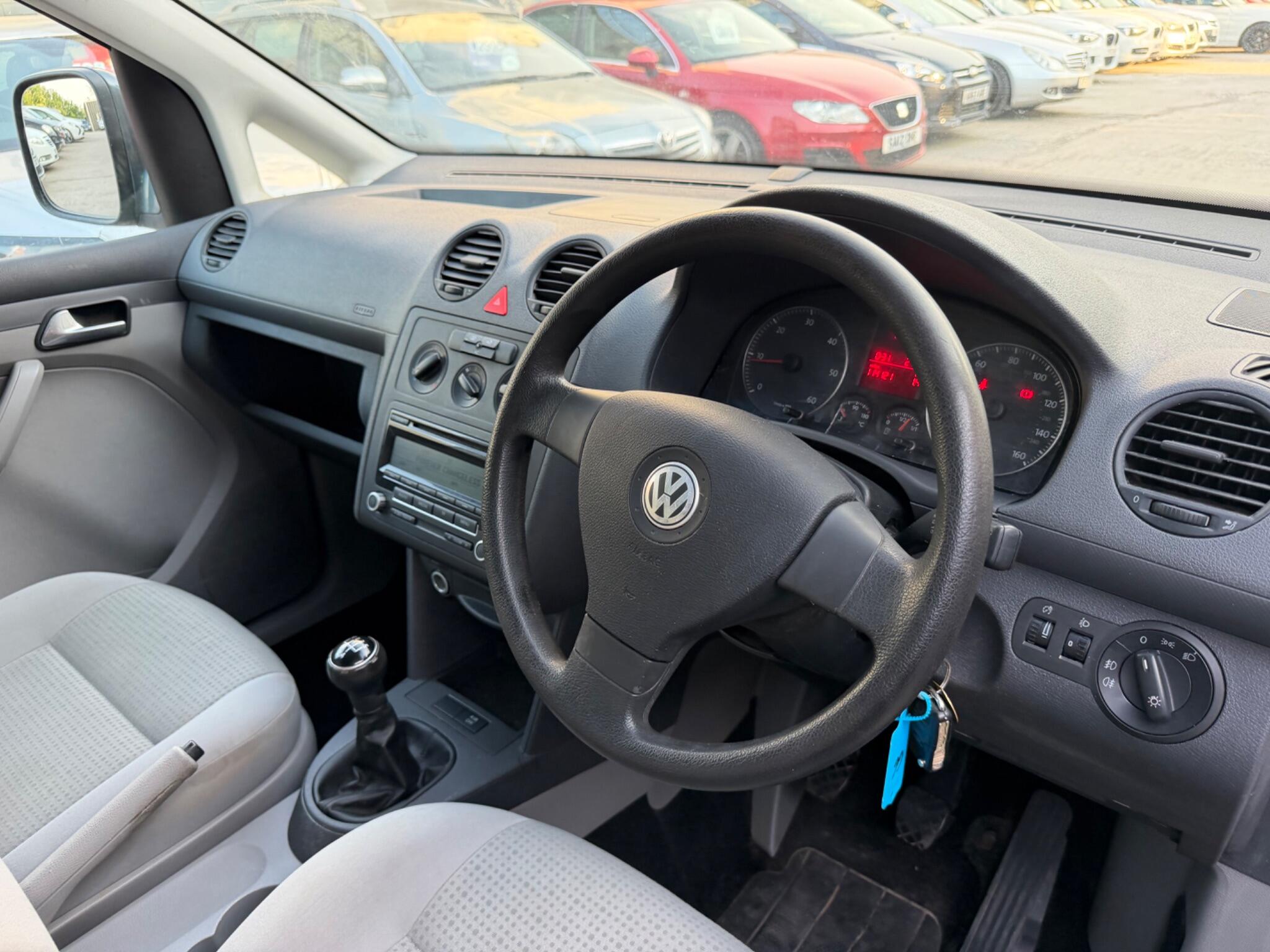 Volkswagen Caddy Maxi Life view 11