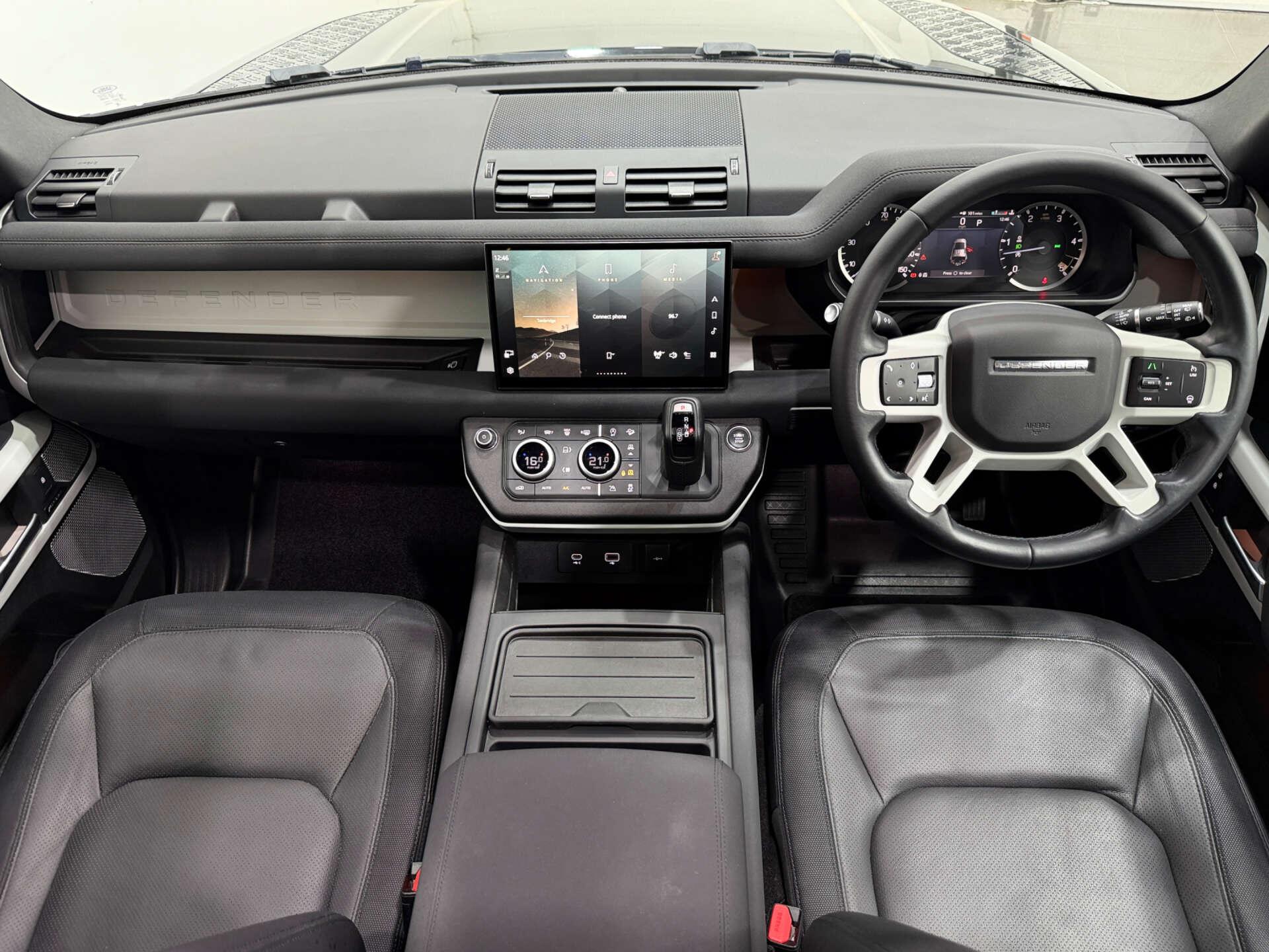 Land Rover Defender view 18