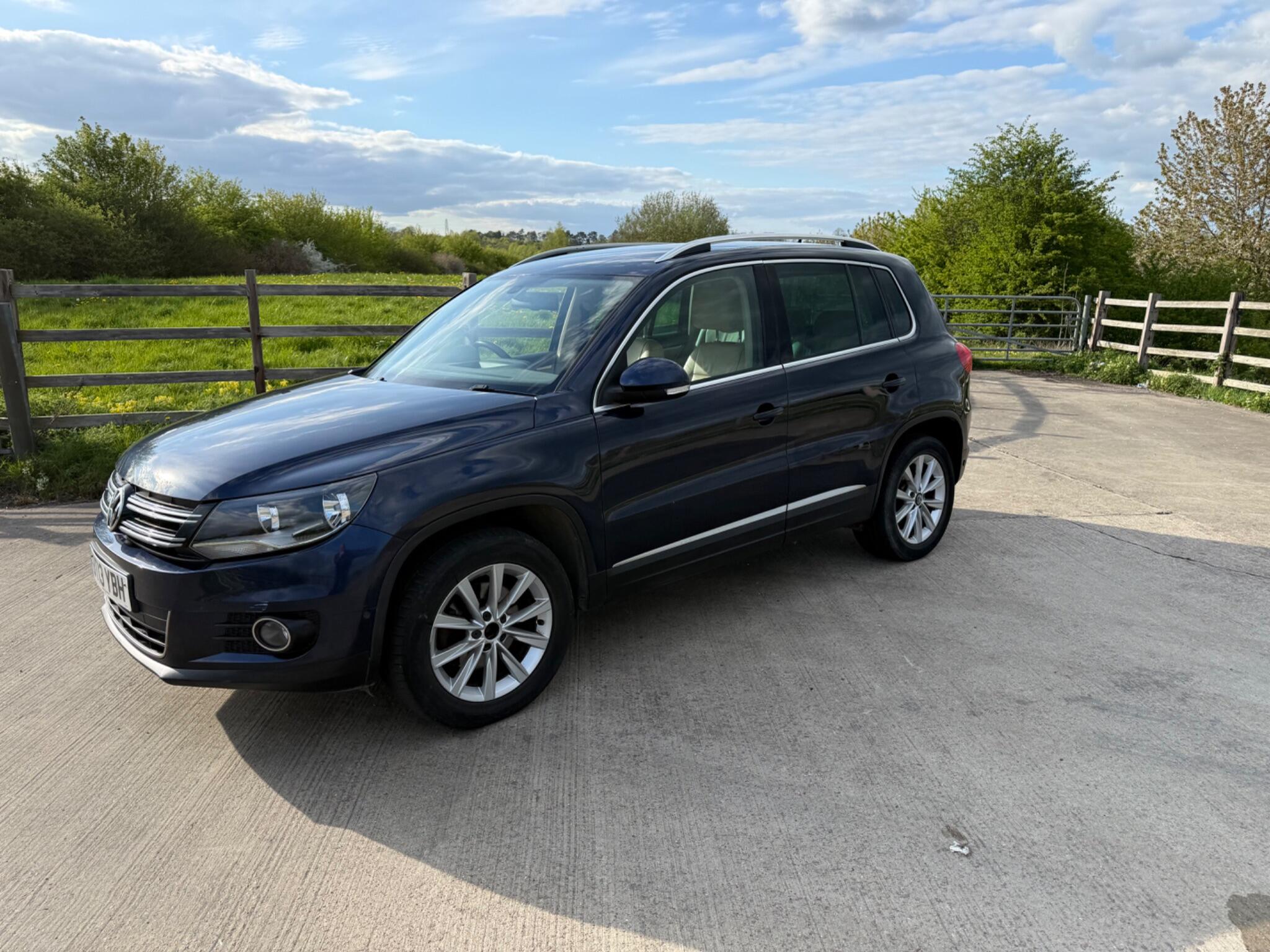 Volkswagen Tiguan 2.0 TDI BlueMotion Tech SE 4WD Euro 5 (s/s) 5dr — photo 10 of 100
