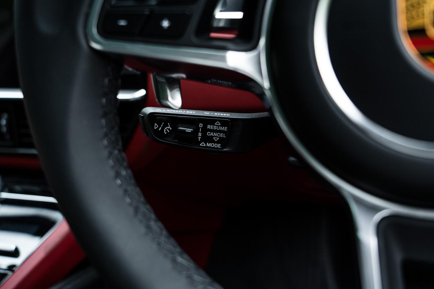 Porsche Cayenne view 43