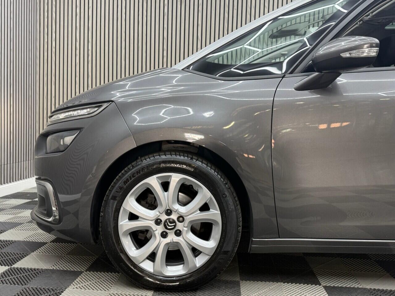 Citroen Grand C4 Spacetourer view 31