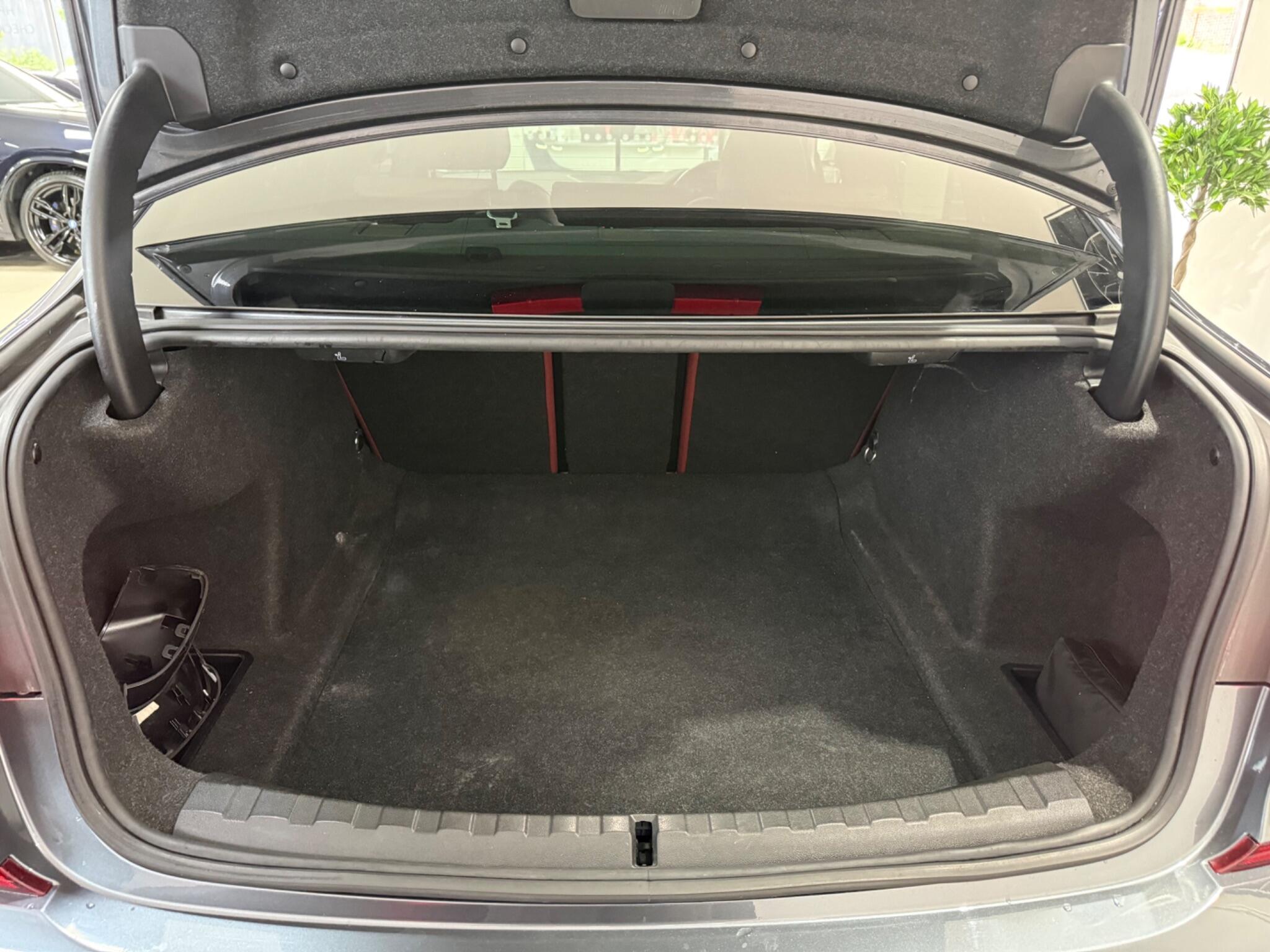 BMW 3 Series view 33