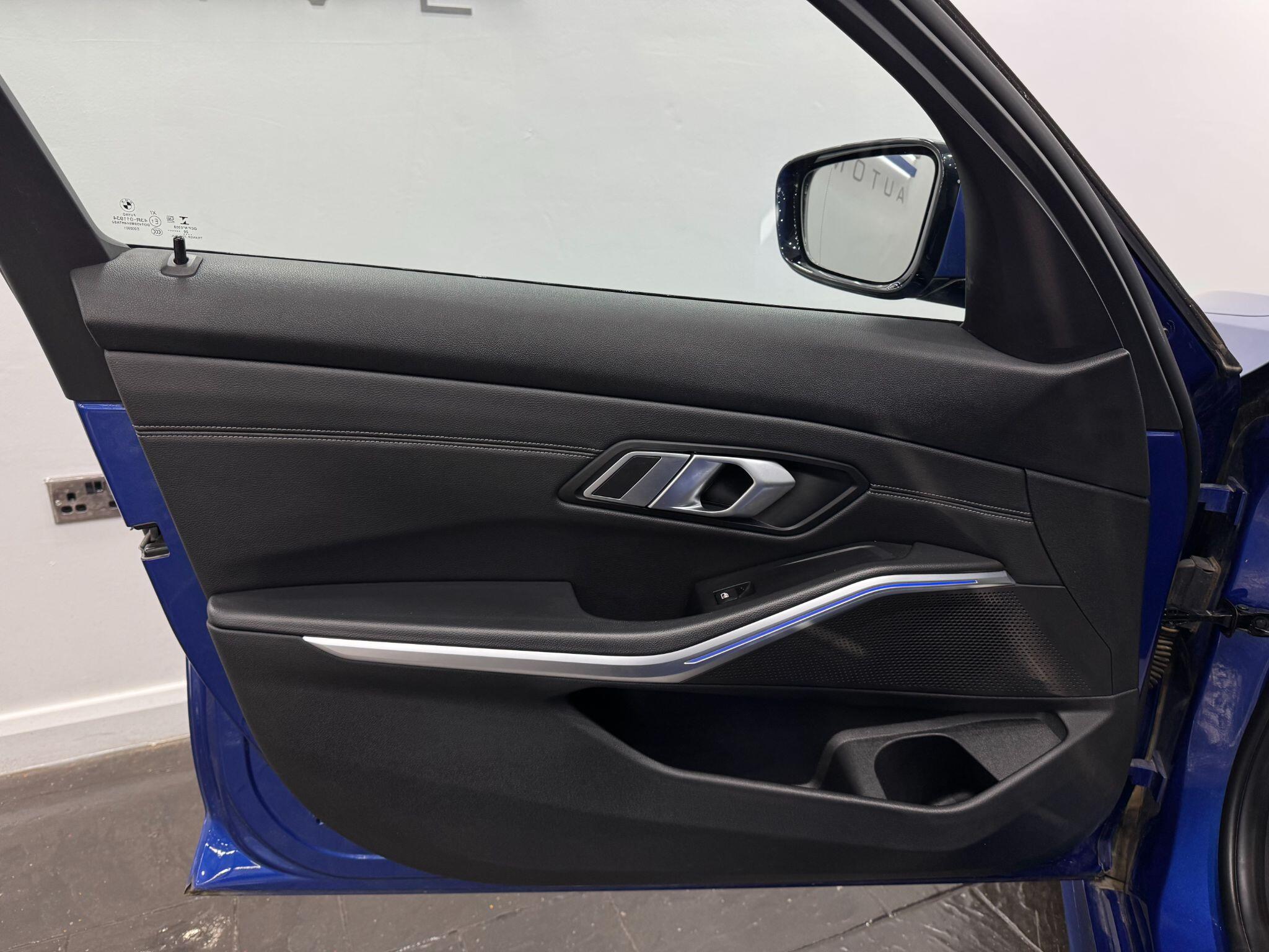BMW 3 Series view 43