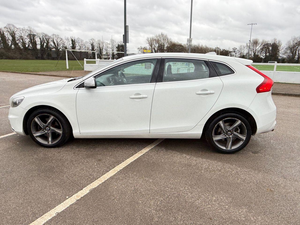 Volvo V40 view 8