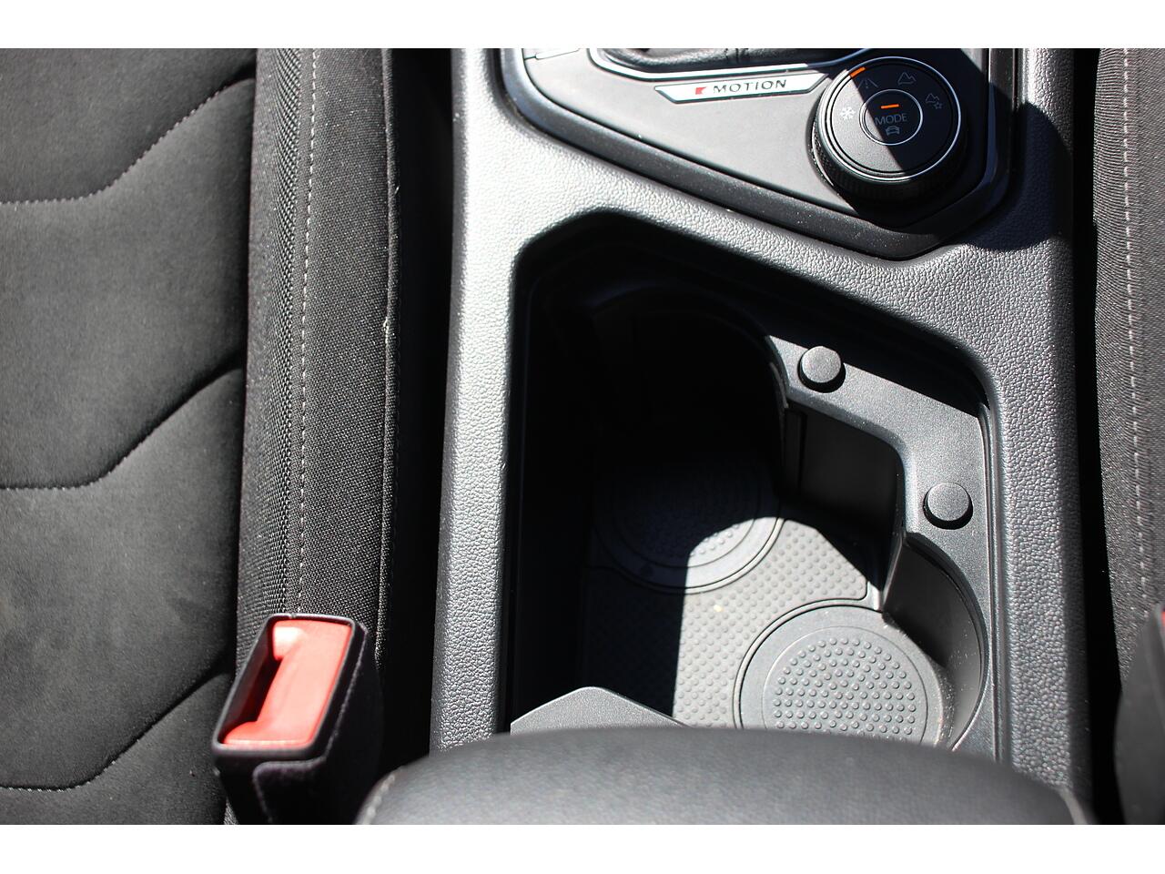 Volkswagen Tiguan view 24