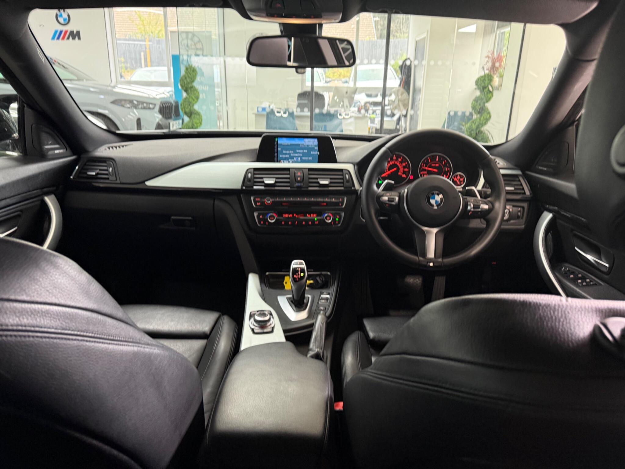 BMW 3 Series view 30
