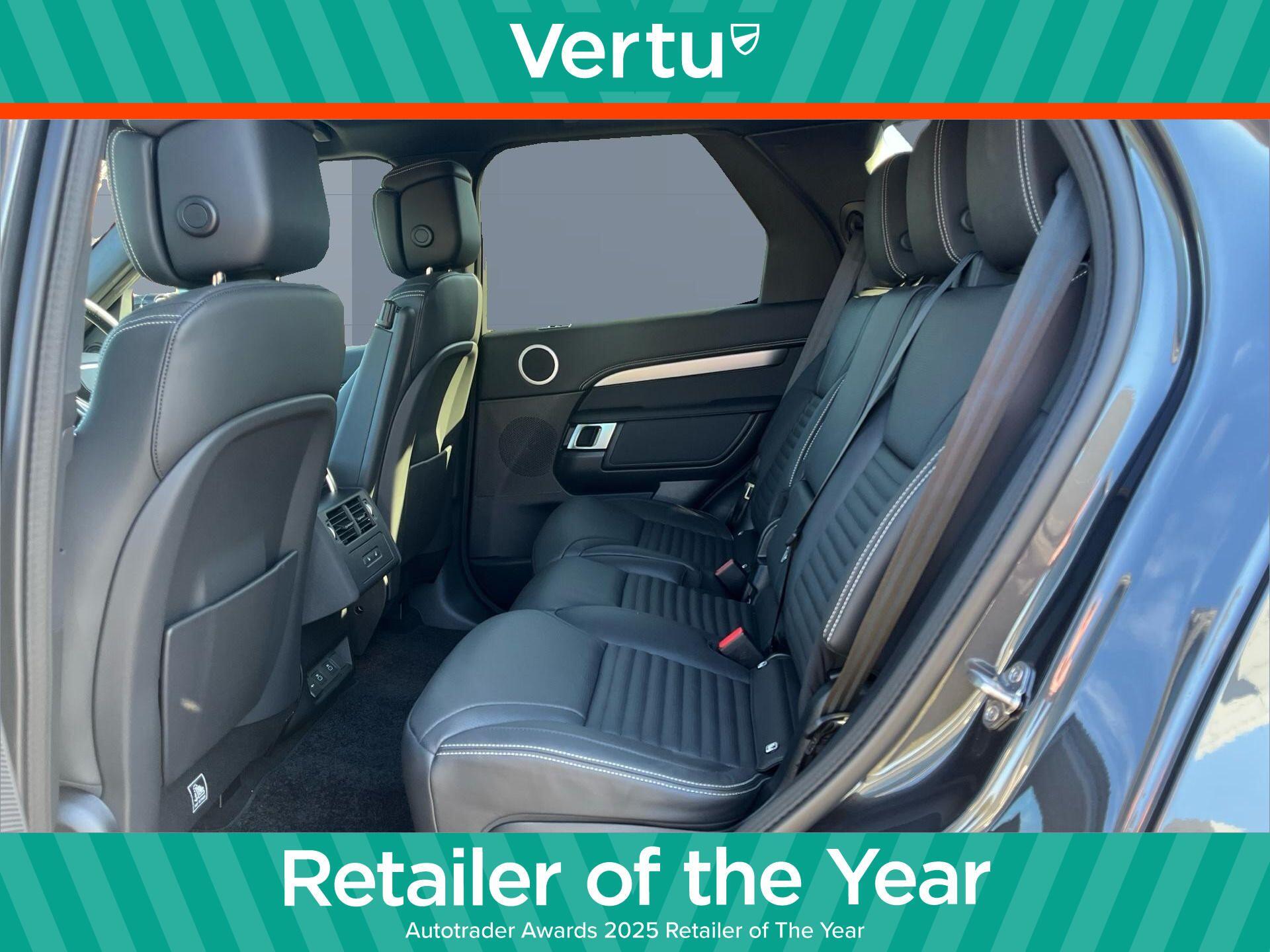 Land Rover Discovery view 4