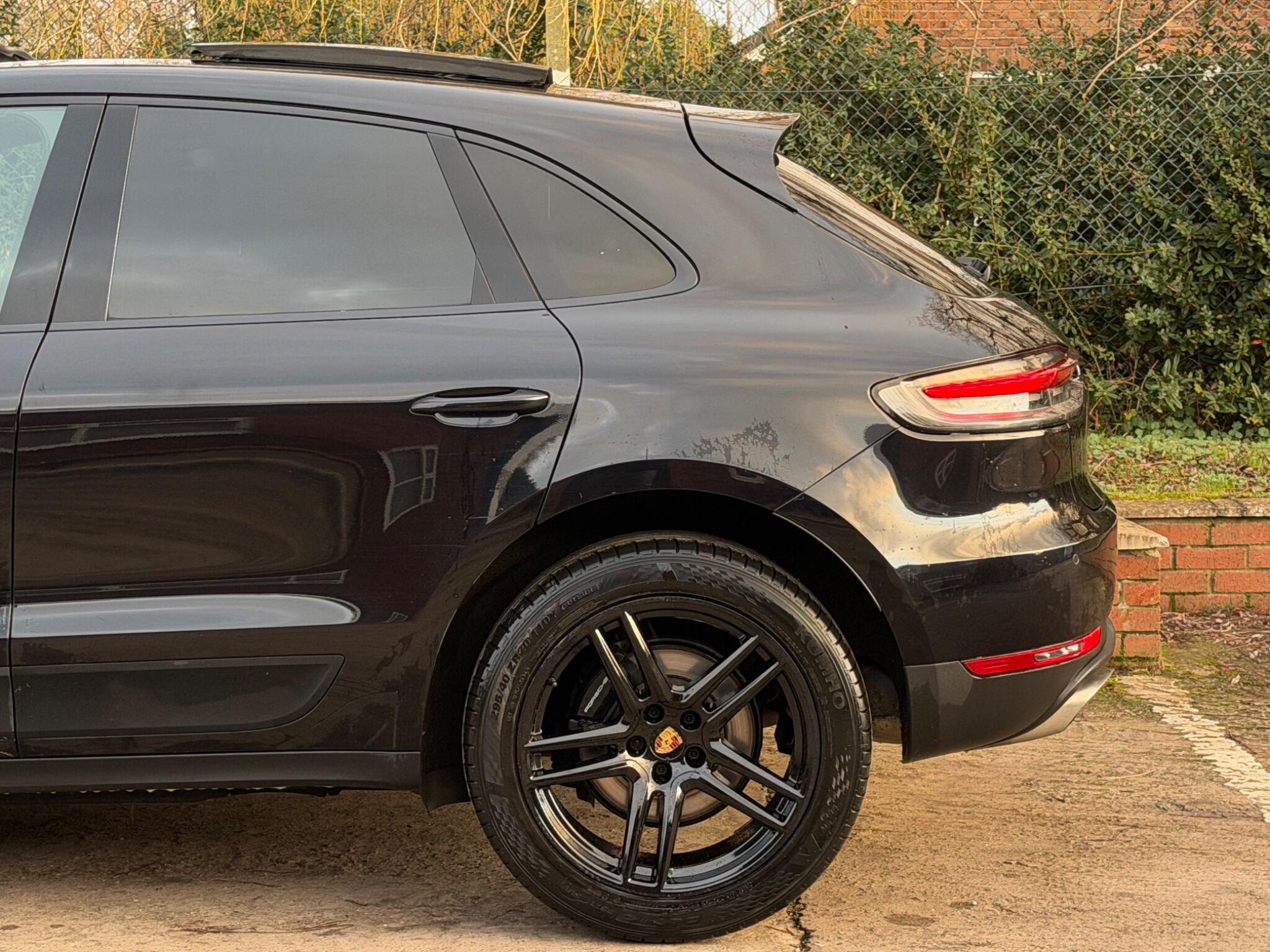 Porsche Macan view 33