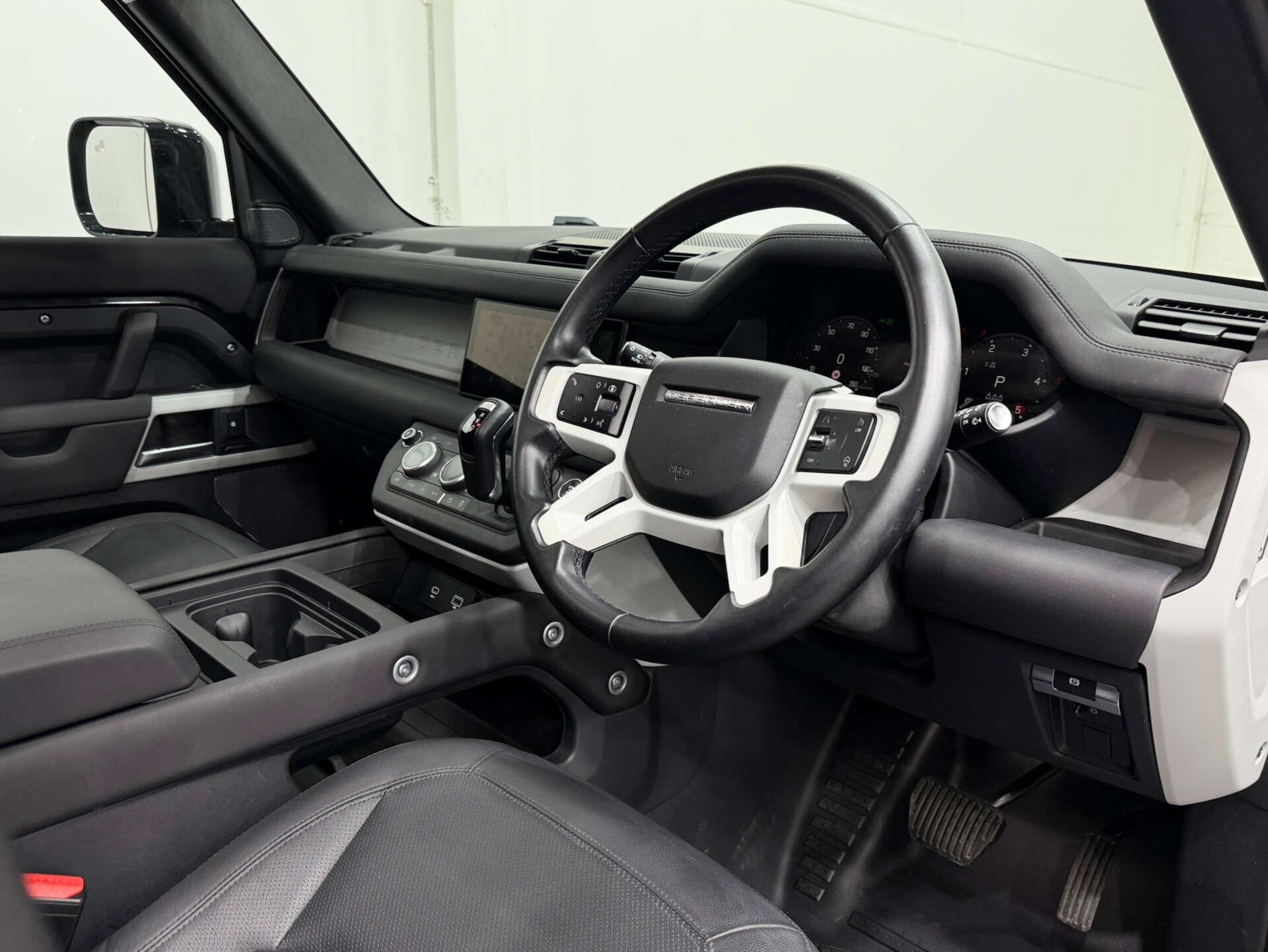 Land Rover Defender view 45