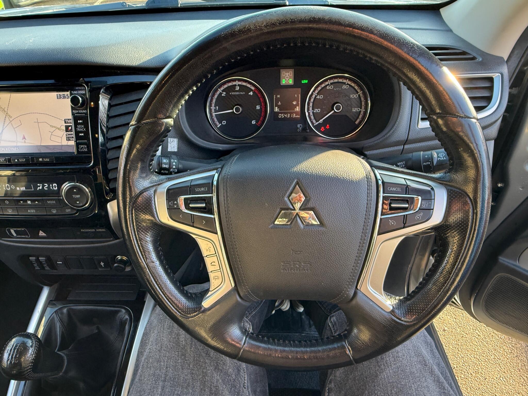 Mitsubishi L200 - Image 66
