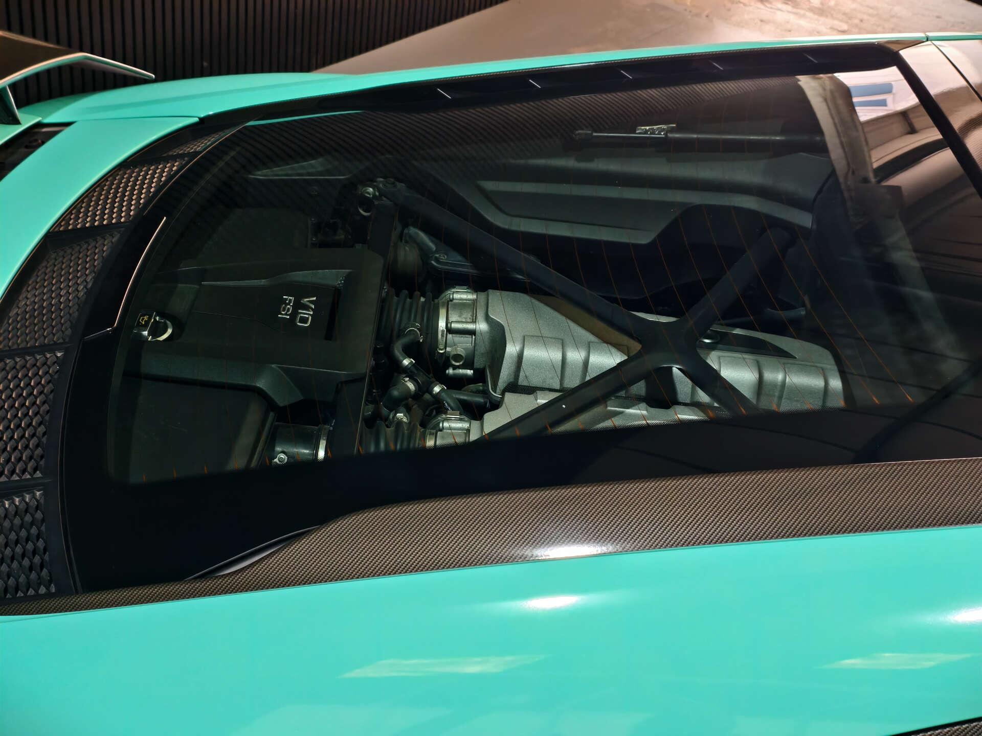 Audi R8 view 16