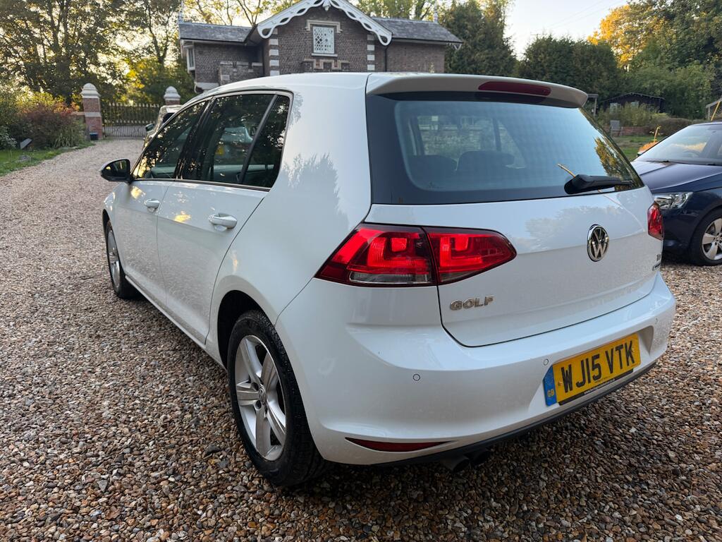 Volkswagen Golf view 2