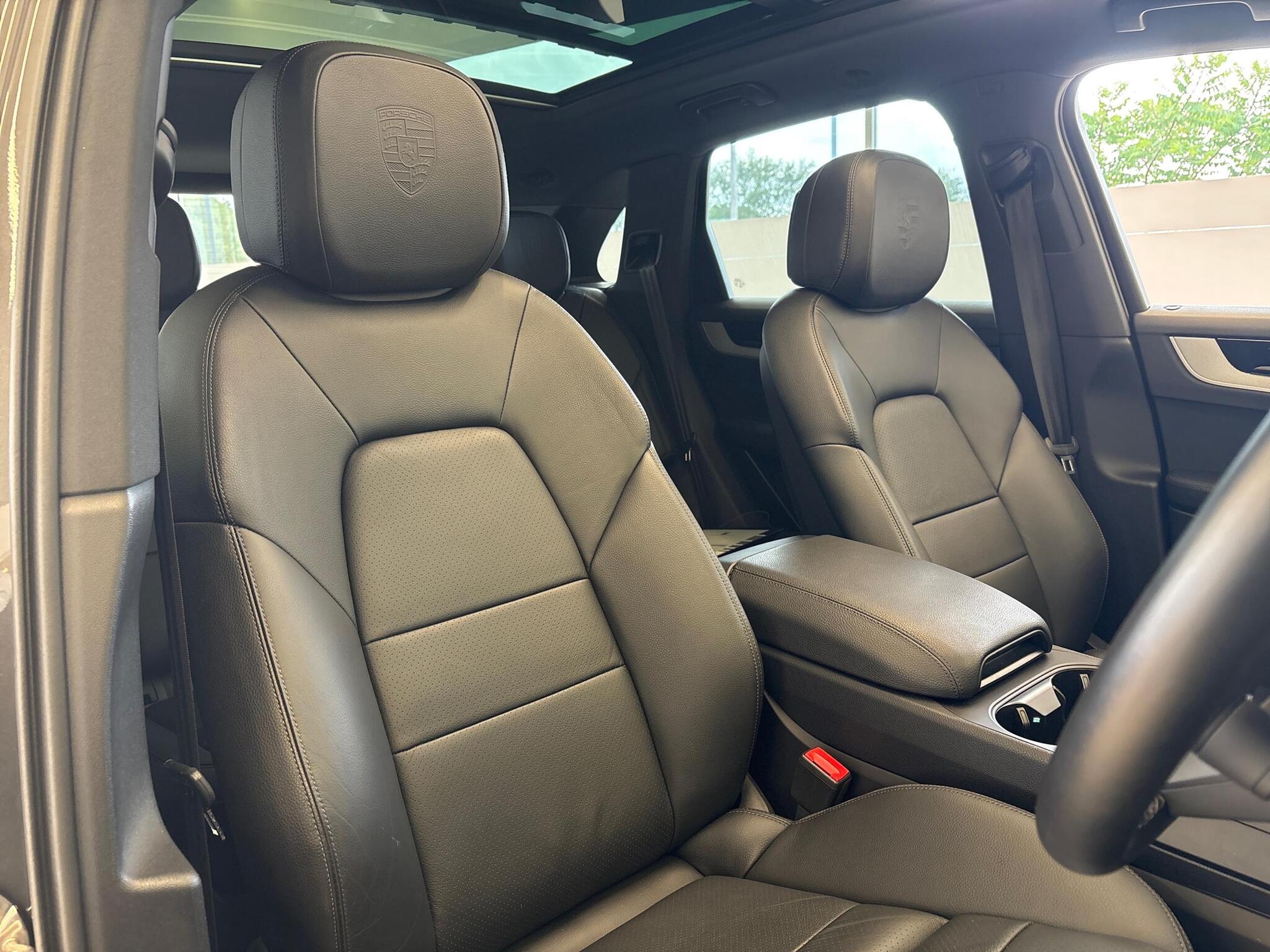 Porsche Cayenne view 14