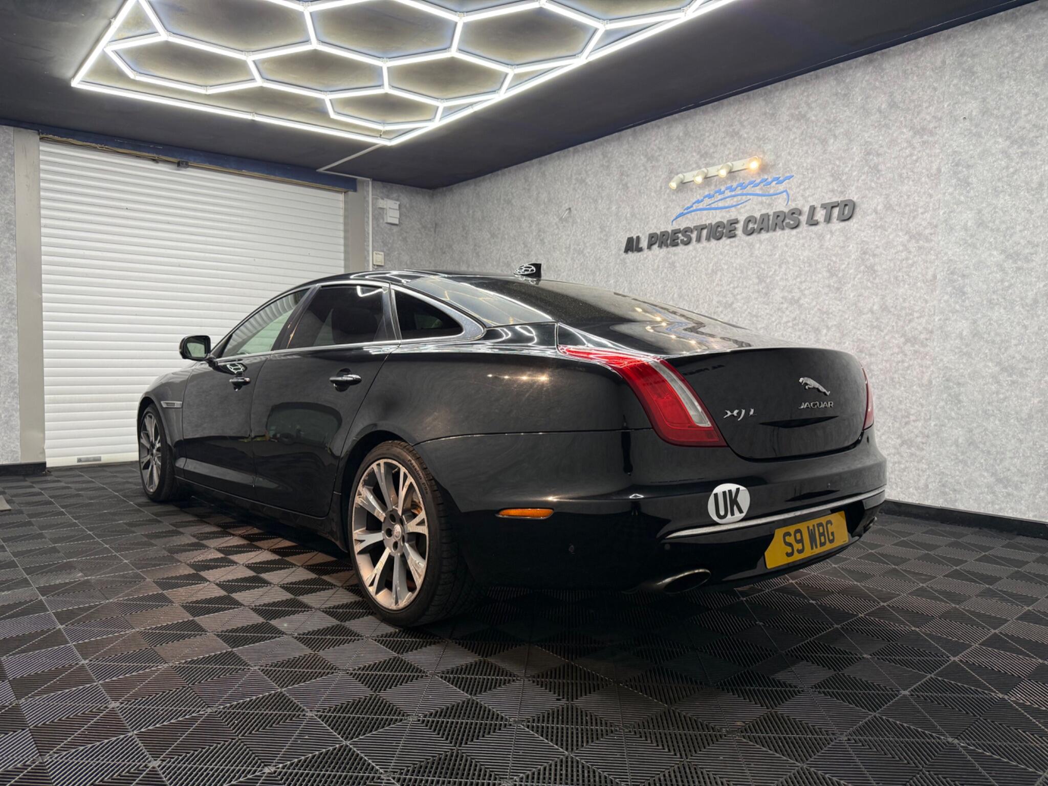 Jaguar XJ view 6
