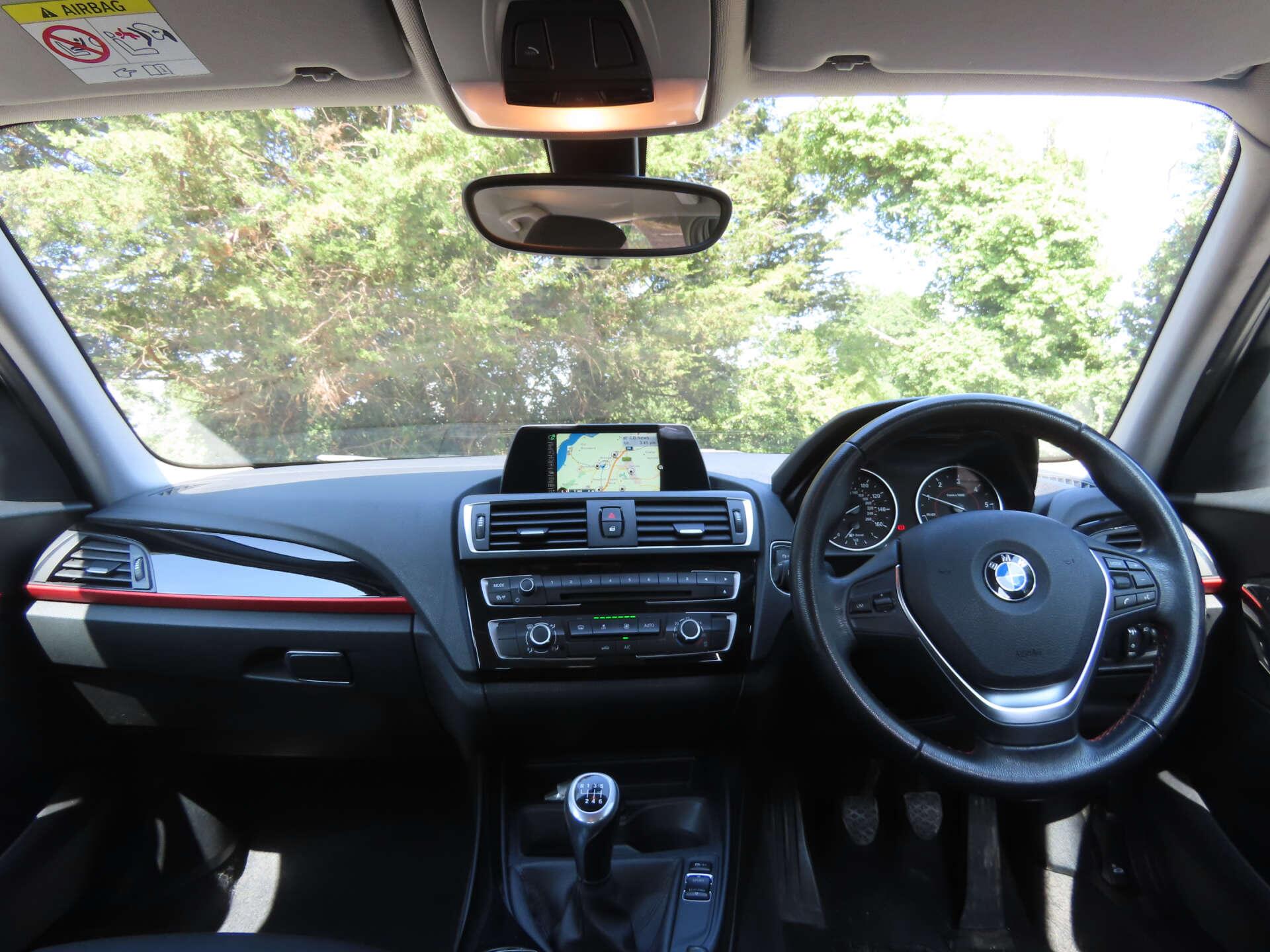 BMW 1 Series view 7
