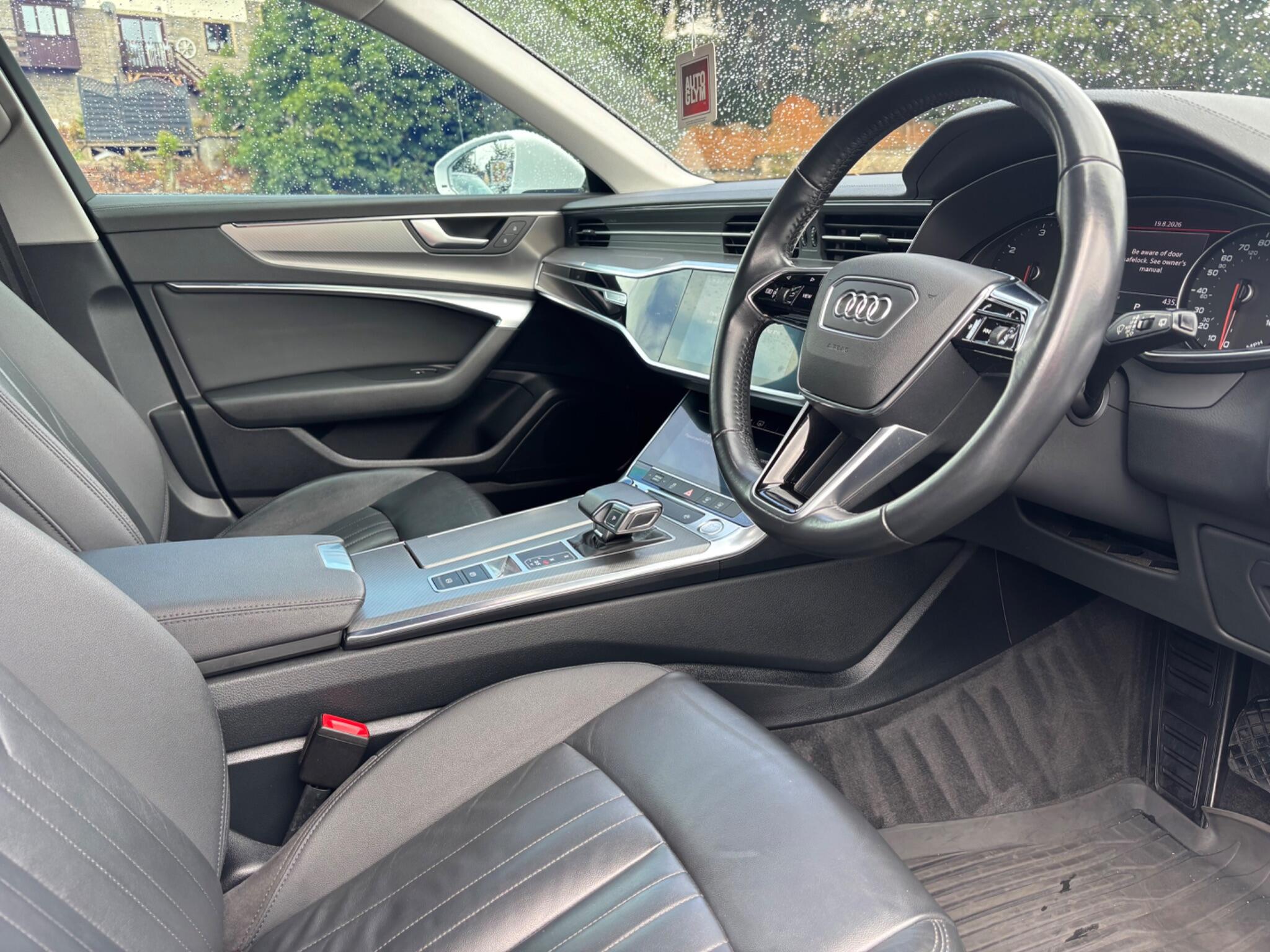 Audi A6 Avant view 17