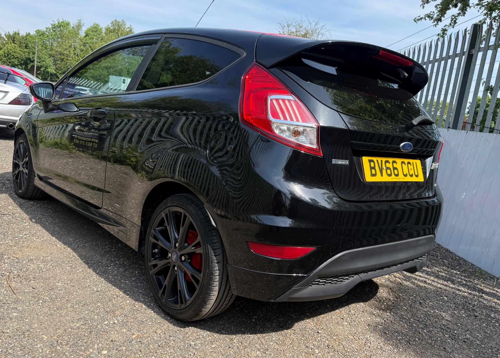 2016 Ford Fiesta image 4