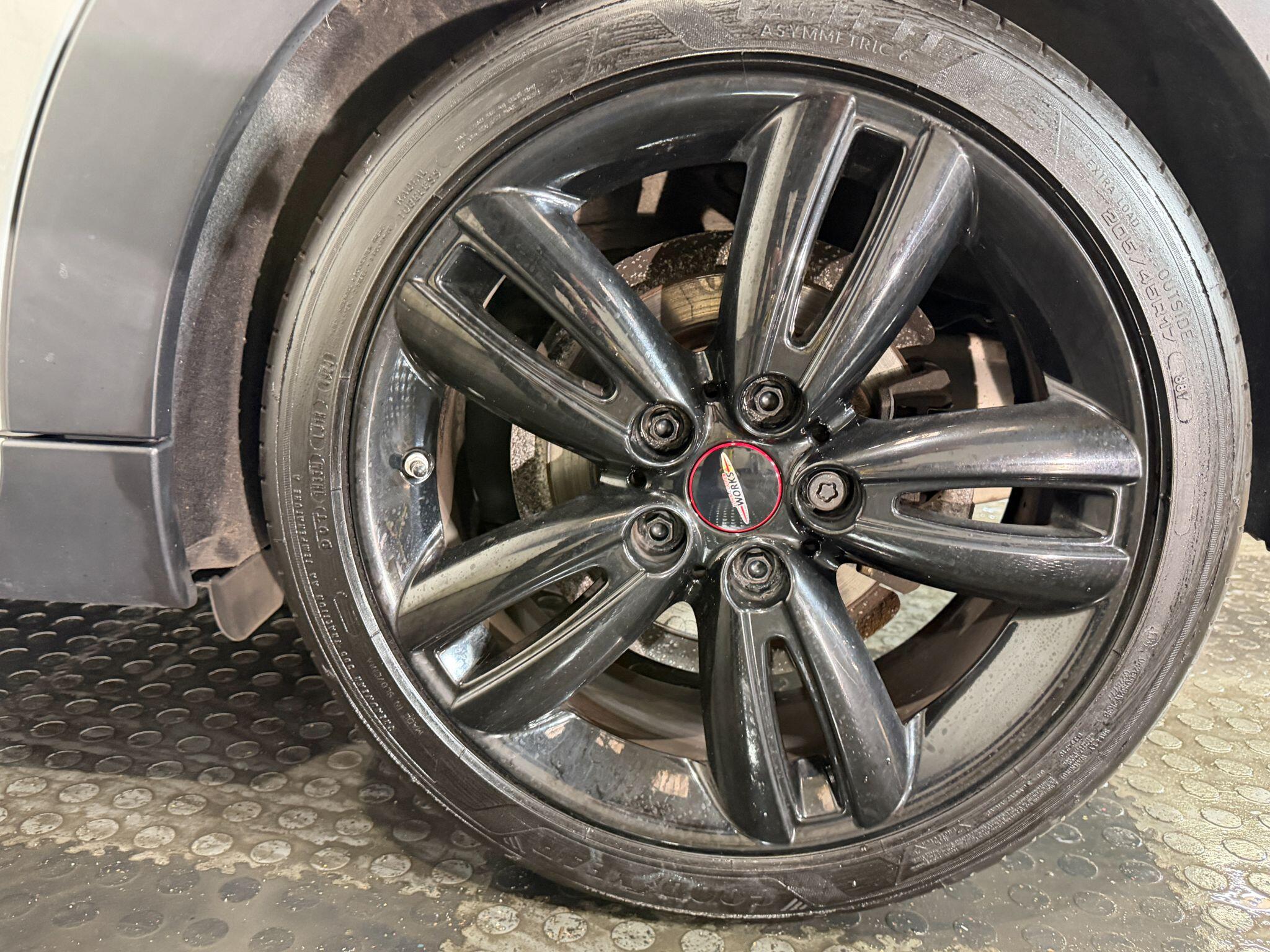 Mini Hatch view 35