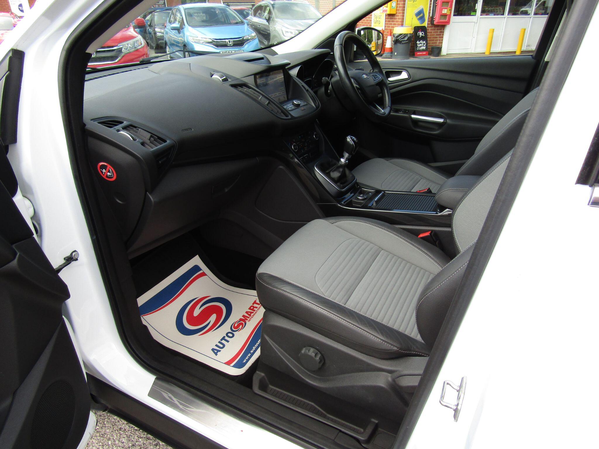 Ford Kuga view 25