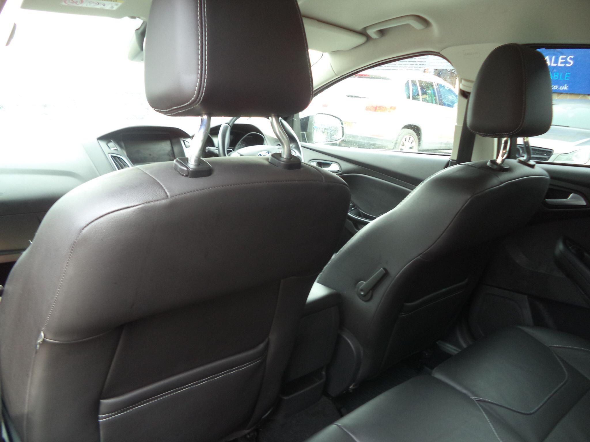 Ford Focus view 36