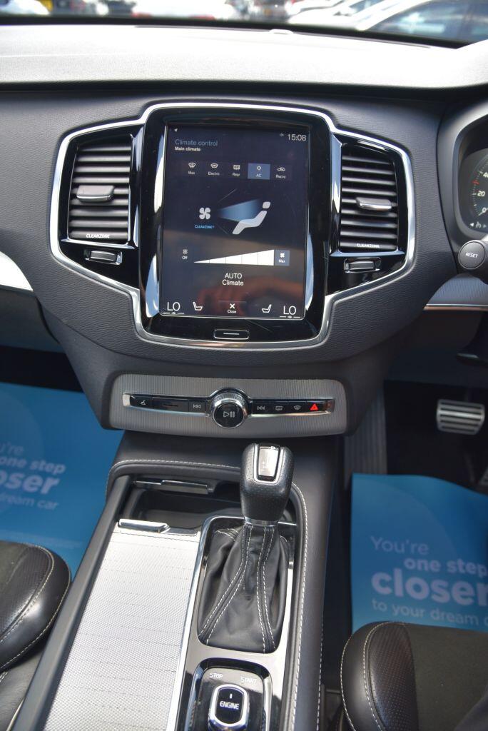 Volvo XC90 view 32