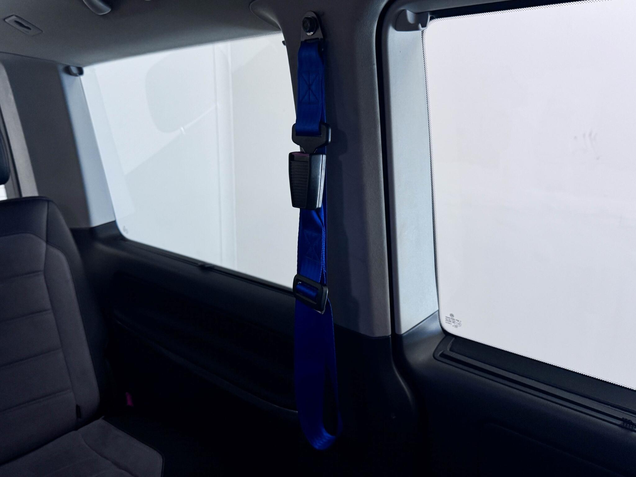 Volkswagen Caravelle view 55