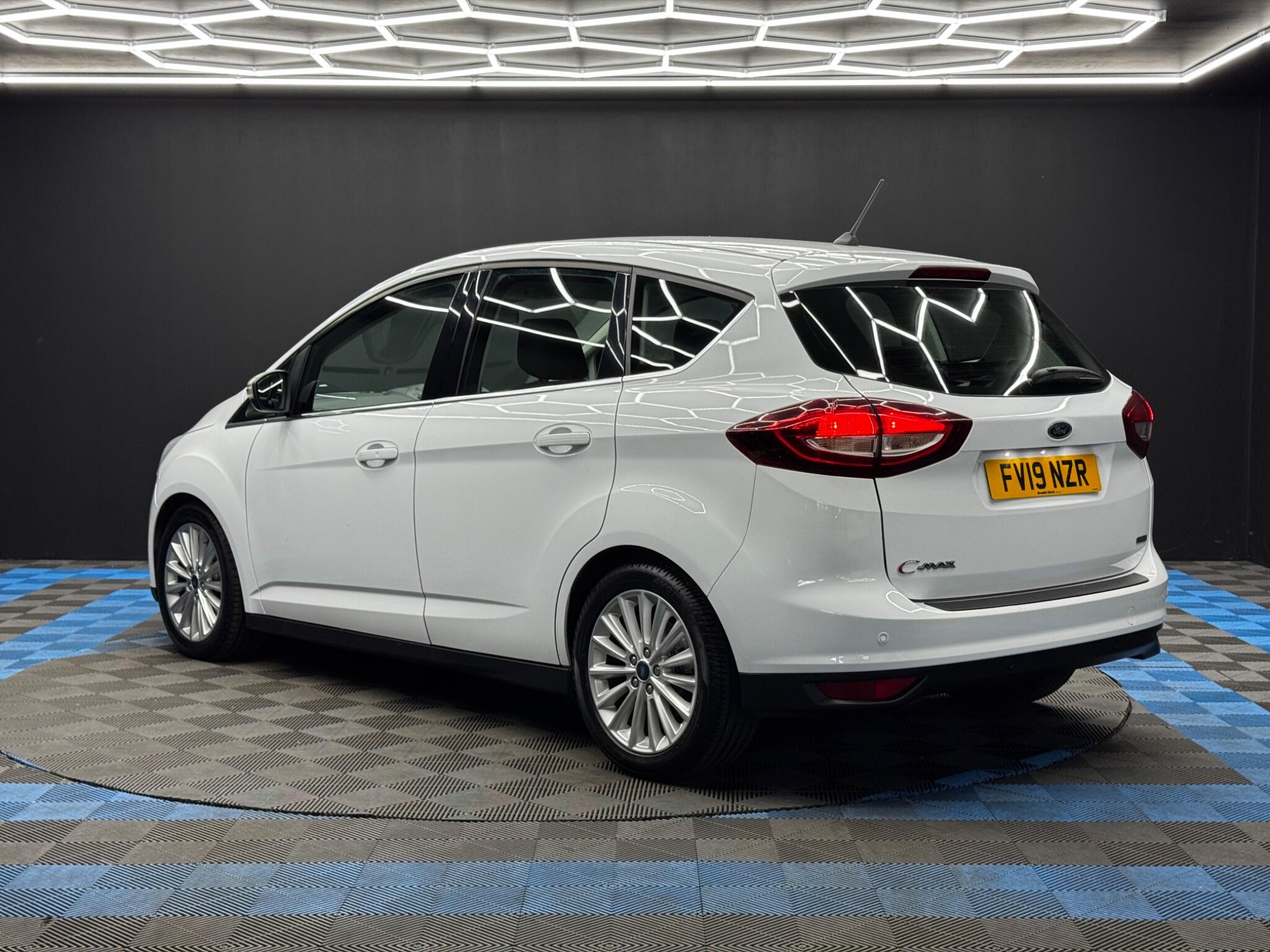 Ford C-Max view 7