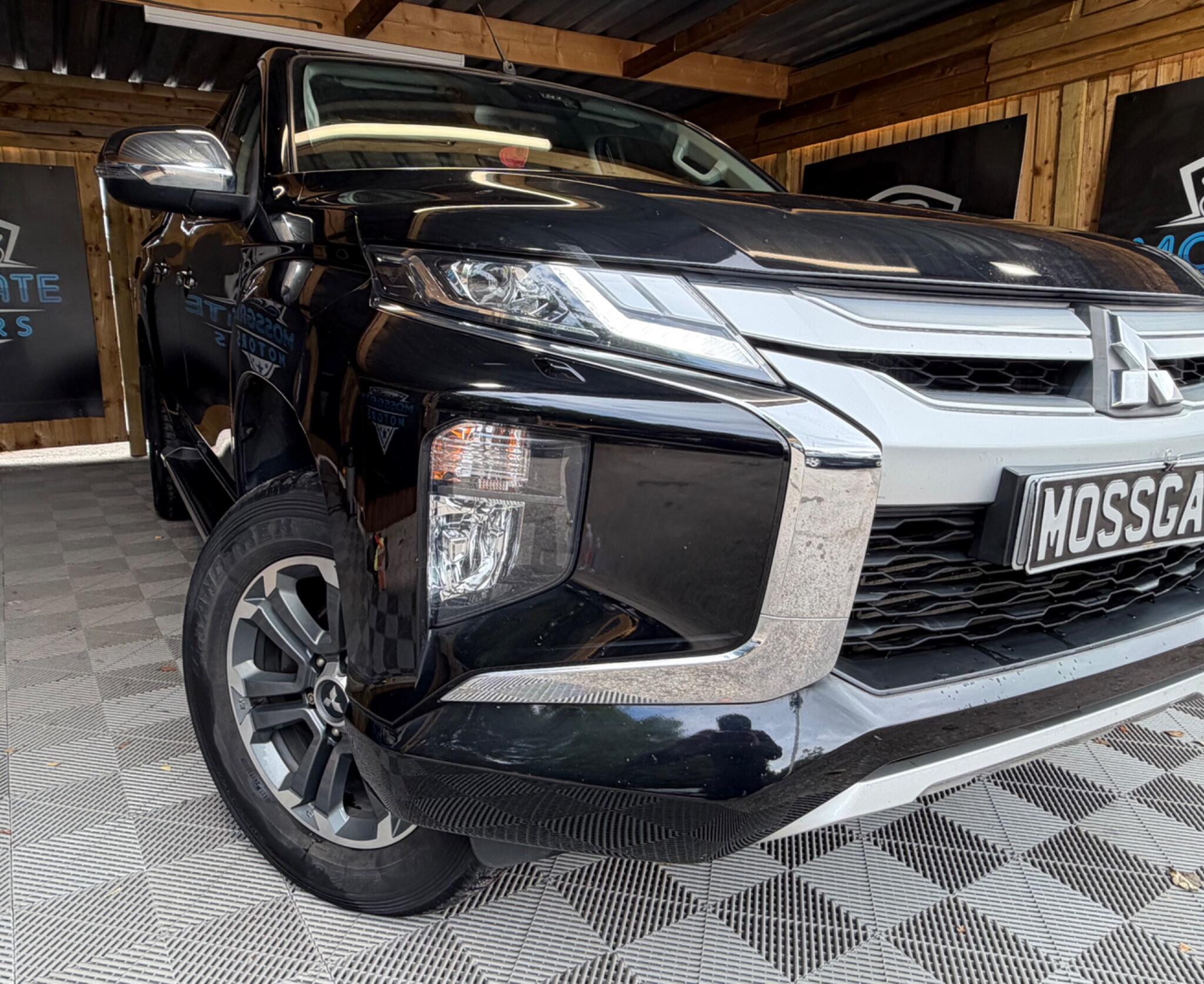 Mitsubishi L200 view 38