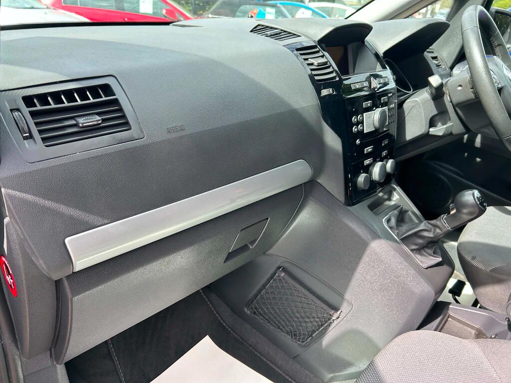 Vauxhall Zafira view 20