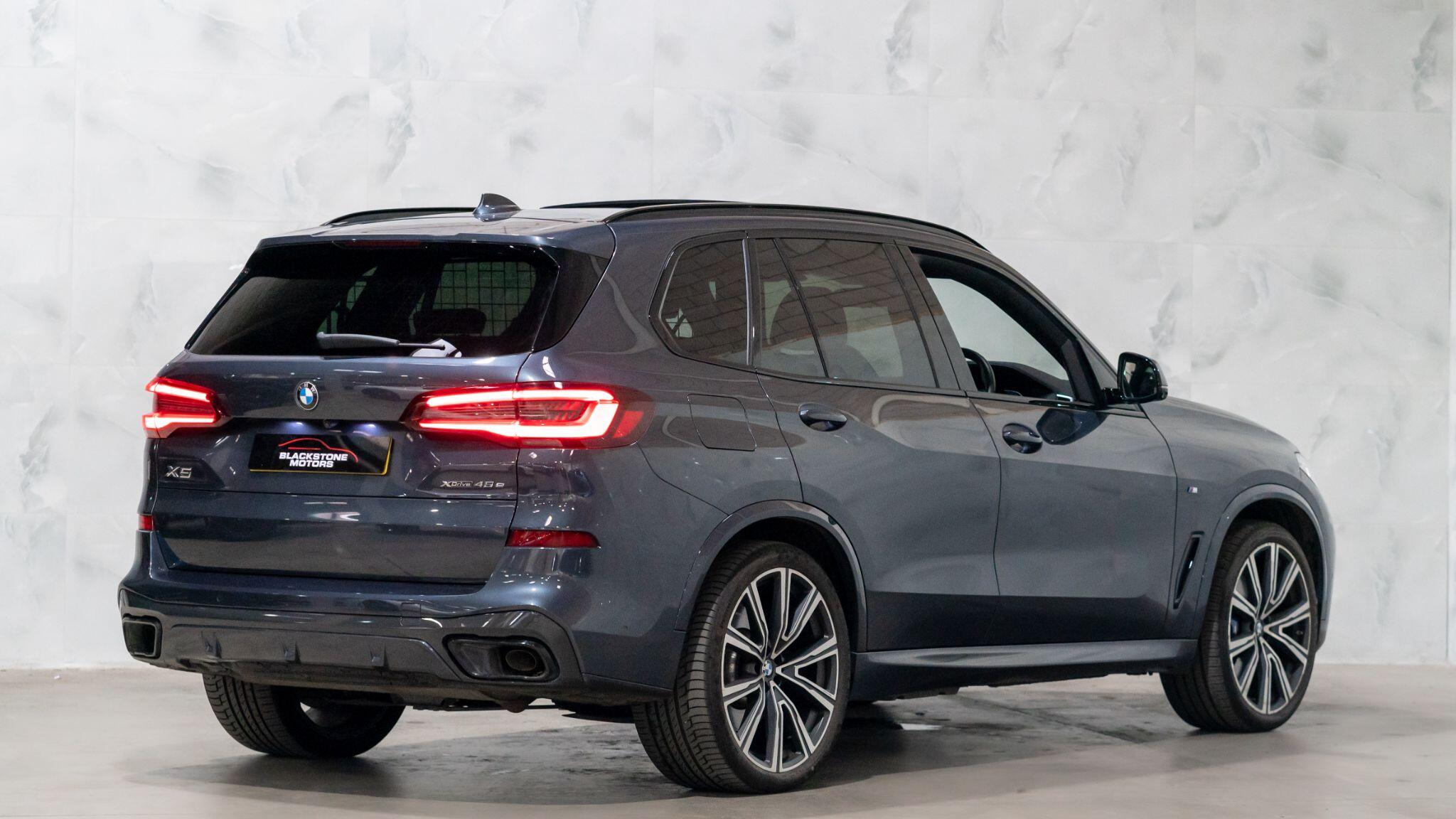 BMW X5 view 8