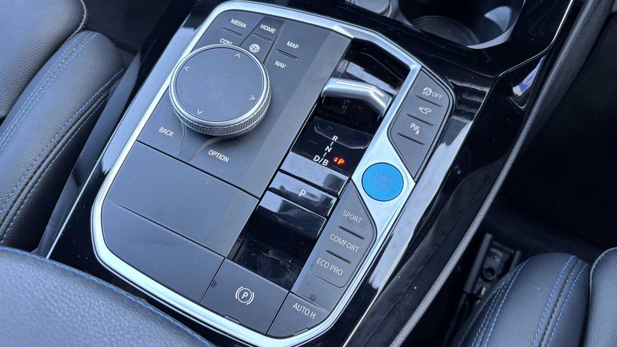 BMW iX3 view 15