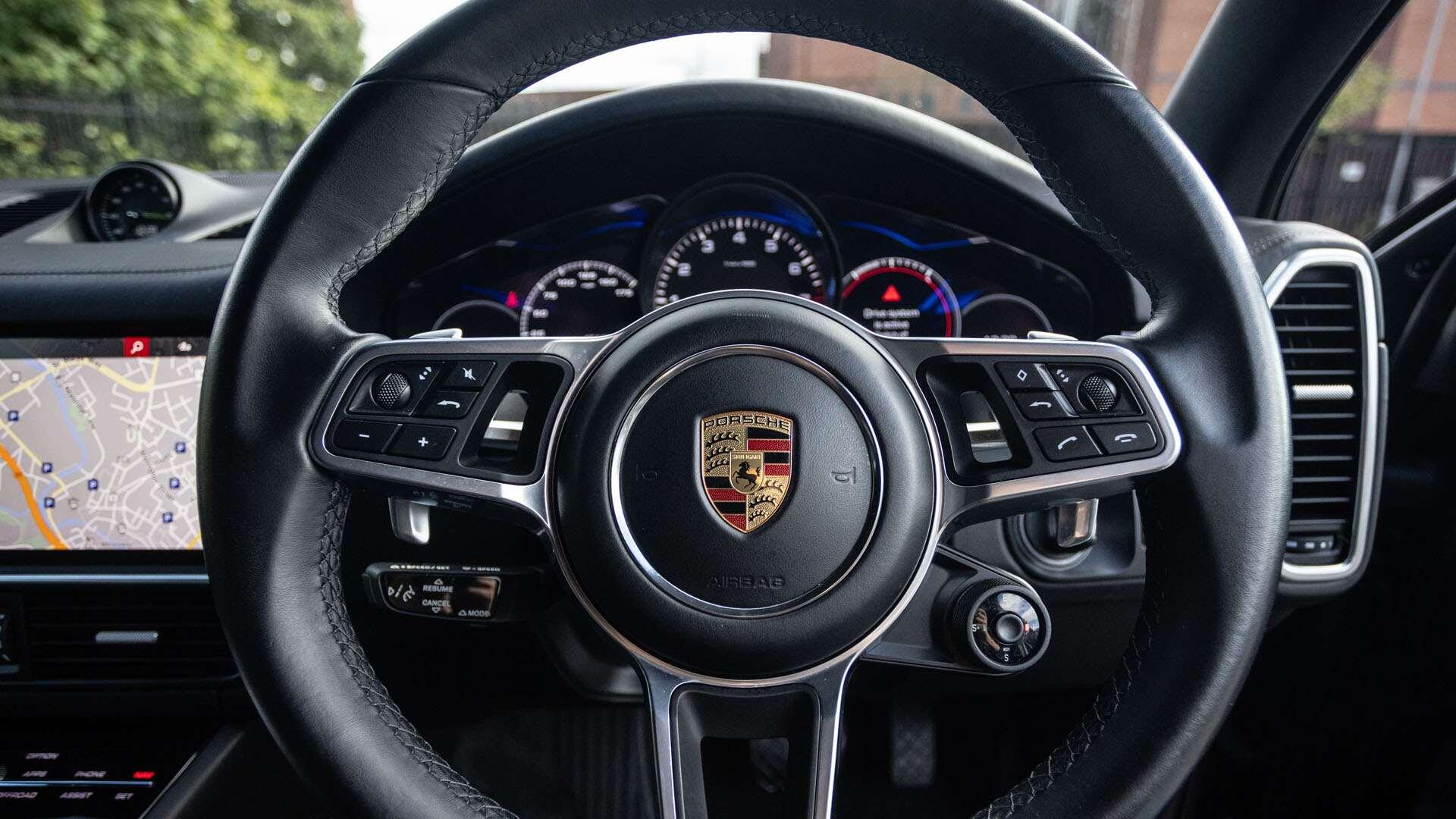 Porsche Cayenne view 12