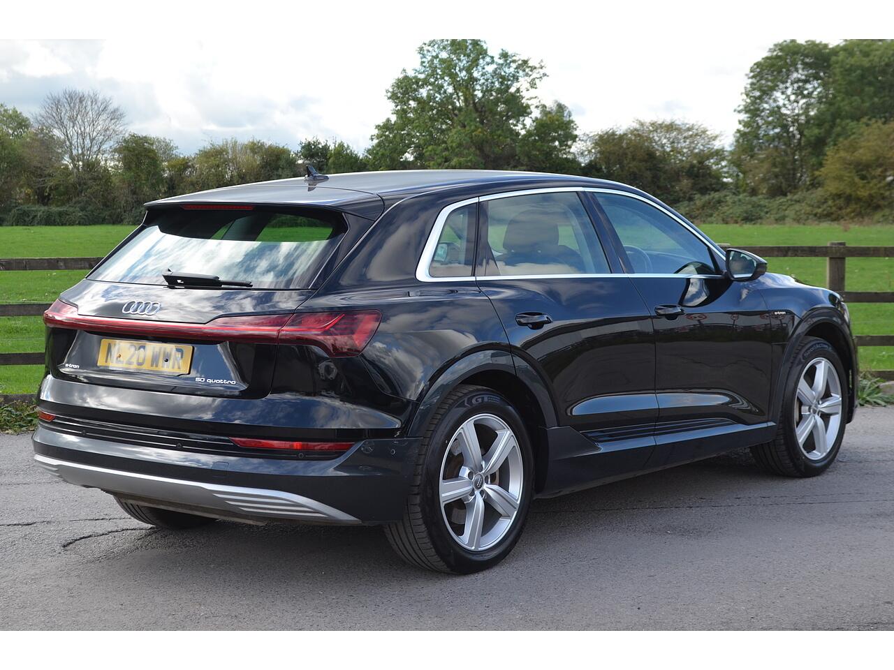 Audi E-Tron view 9