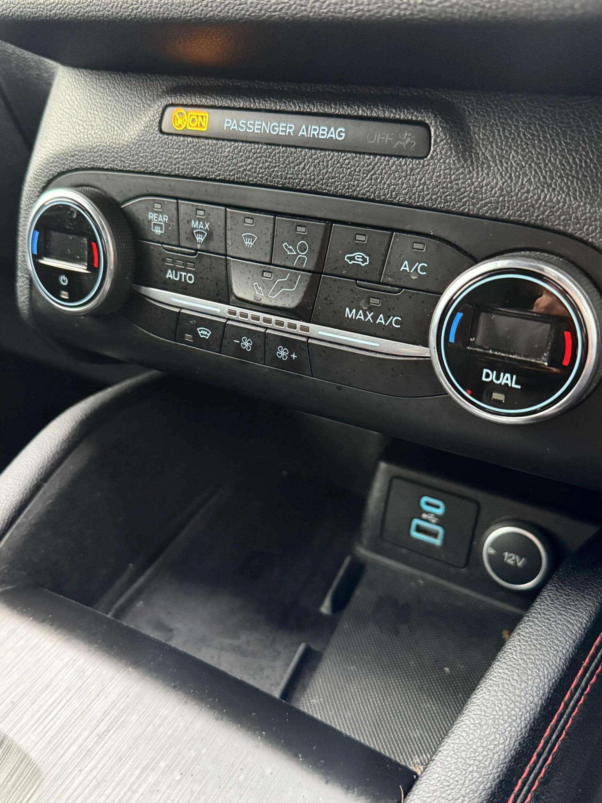 Ford Kuga view 65