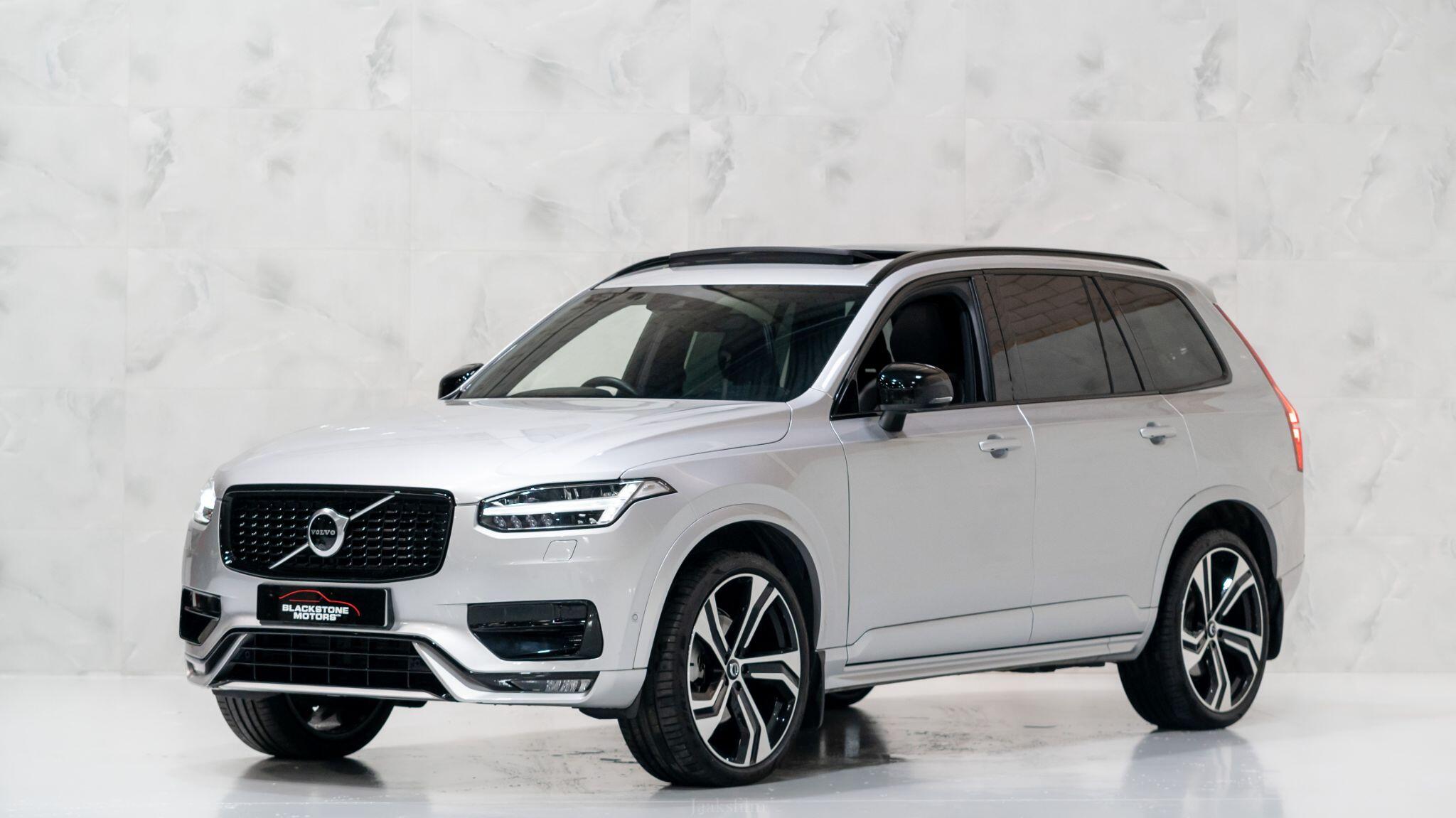 Volvo XC90 view 3