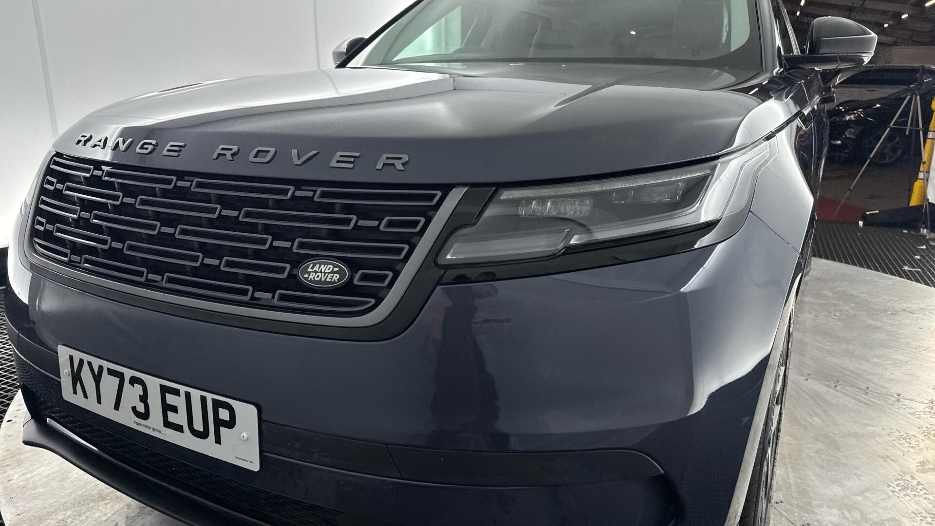 Land Rover Range Rover Velar view 25