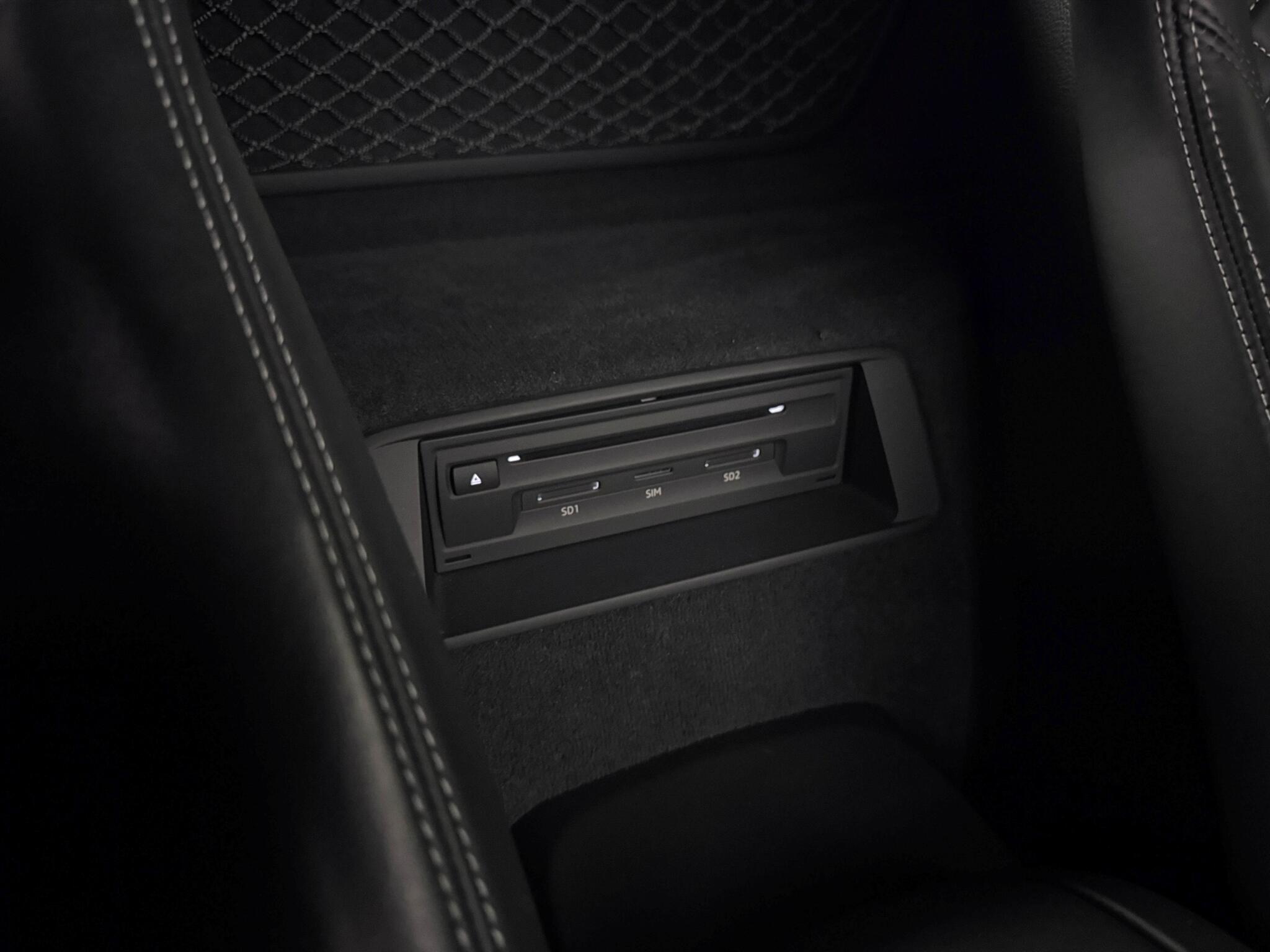 Audi R8 view 17
