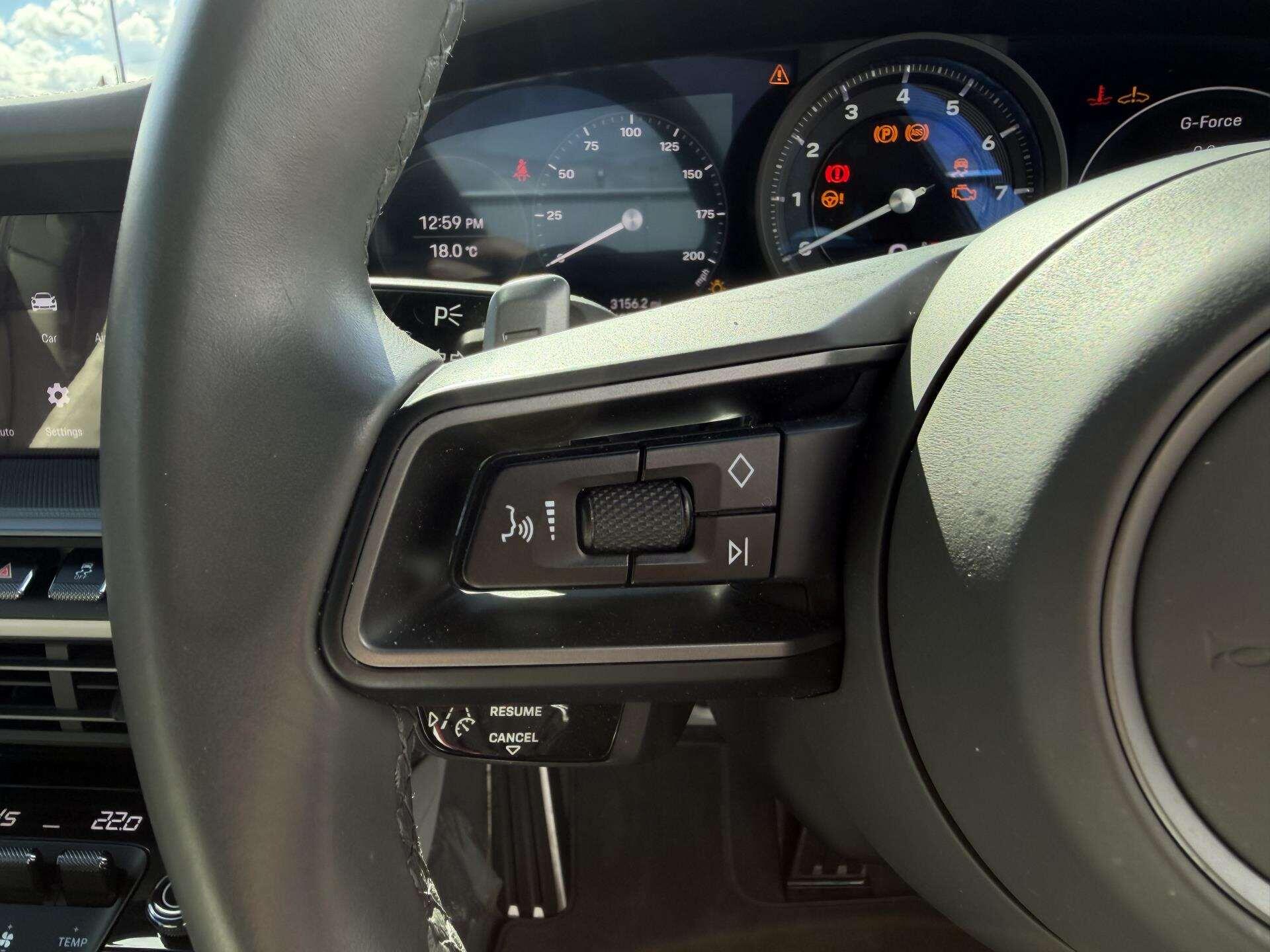 Porsche 911 view 18