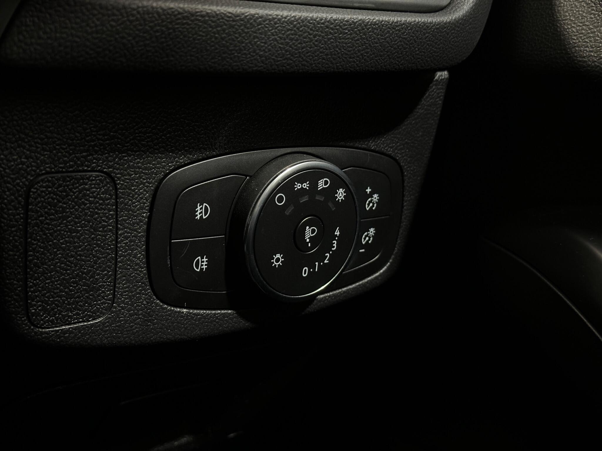 Ford Focus view 18