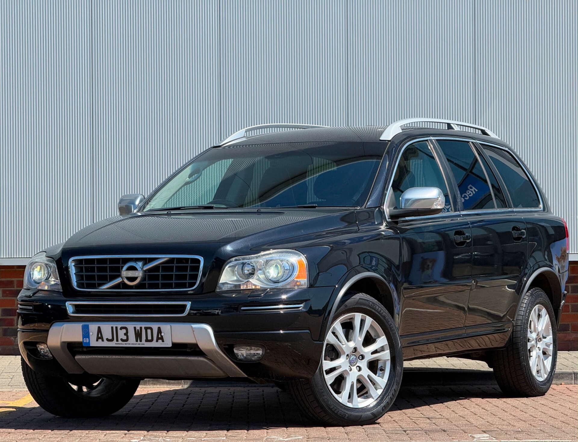 Volvo XC90 view 3