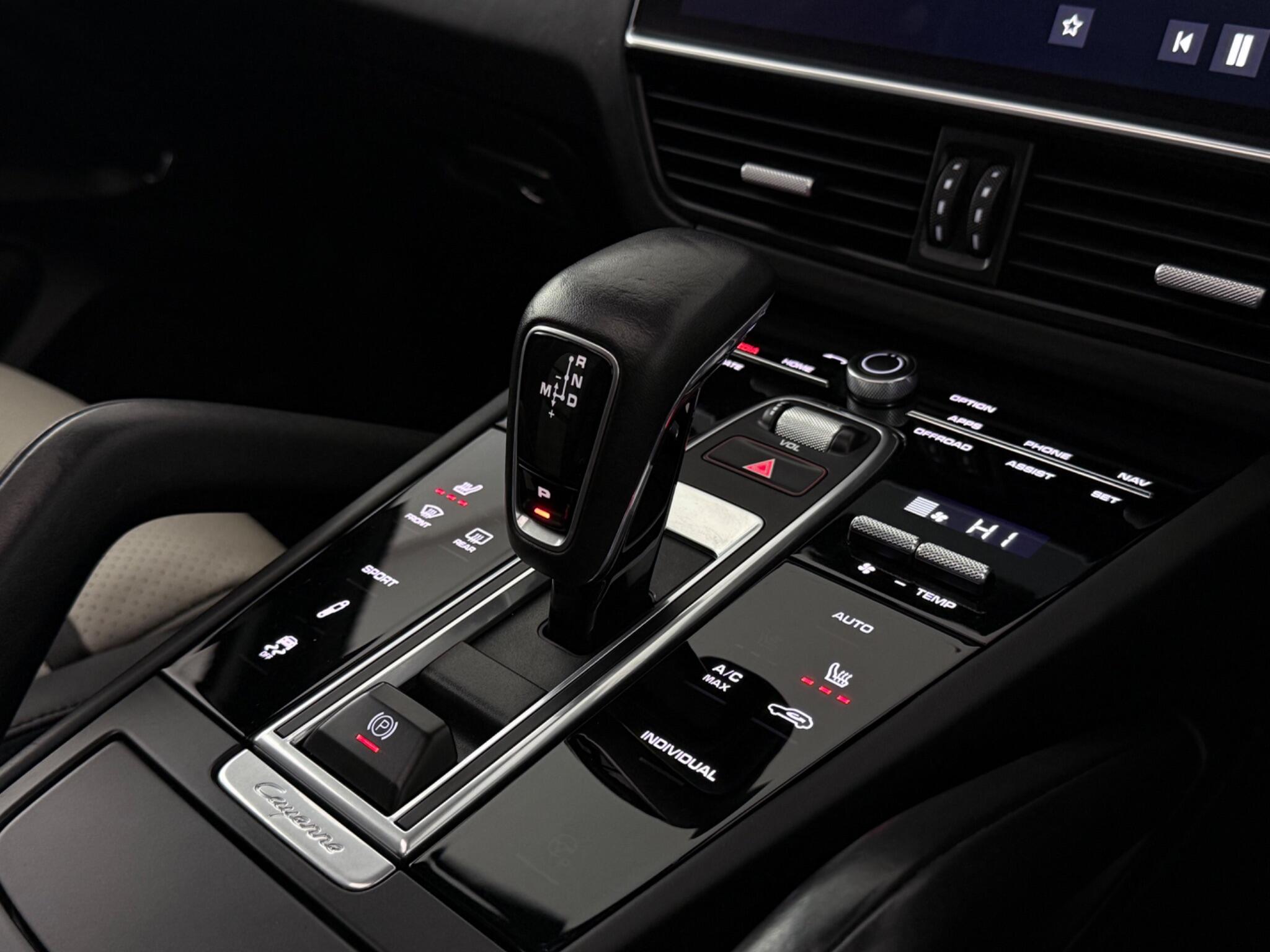 Porsche Cayenne view 42
