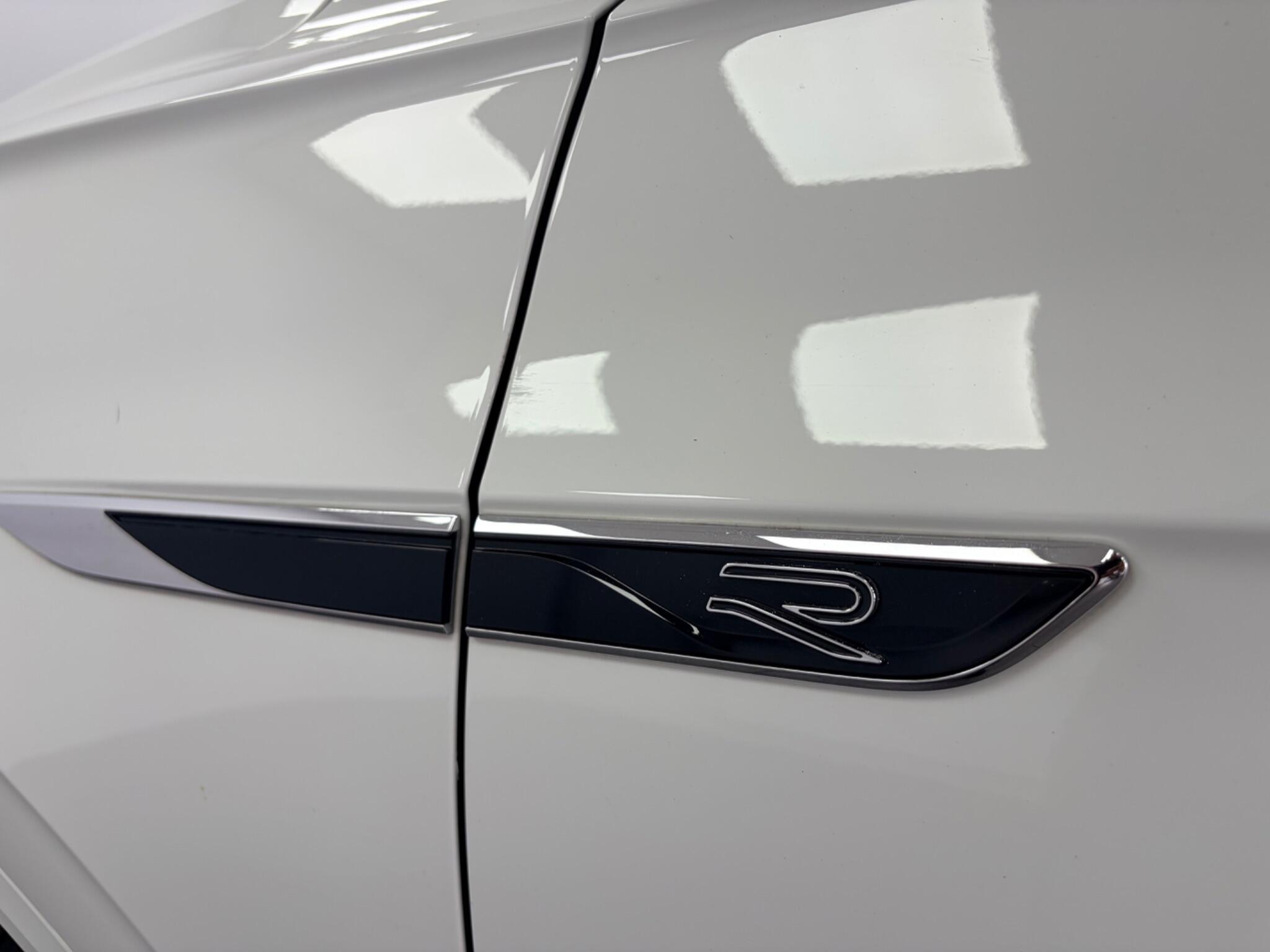 Volkswagen Touareg view 32