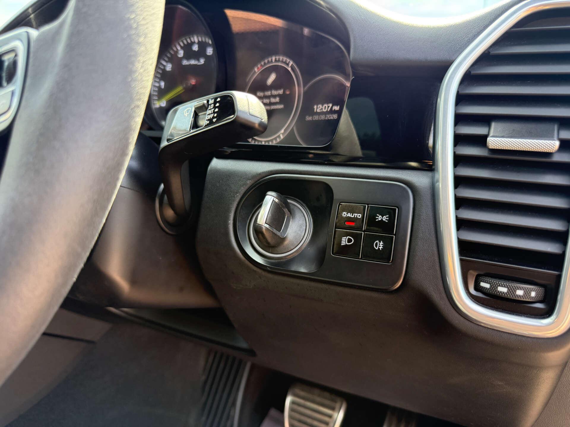 Porsche Cayenne view 34