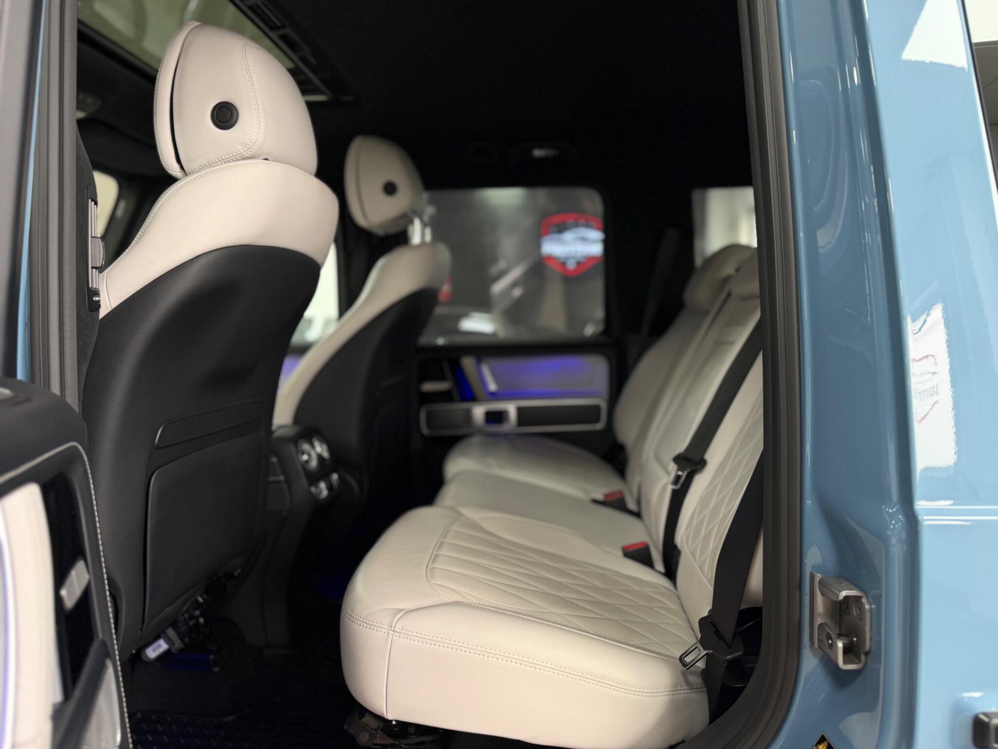 Mercedes-Benz G-Class view 50