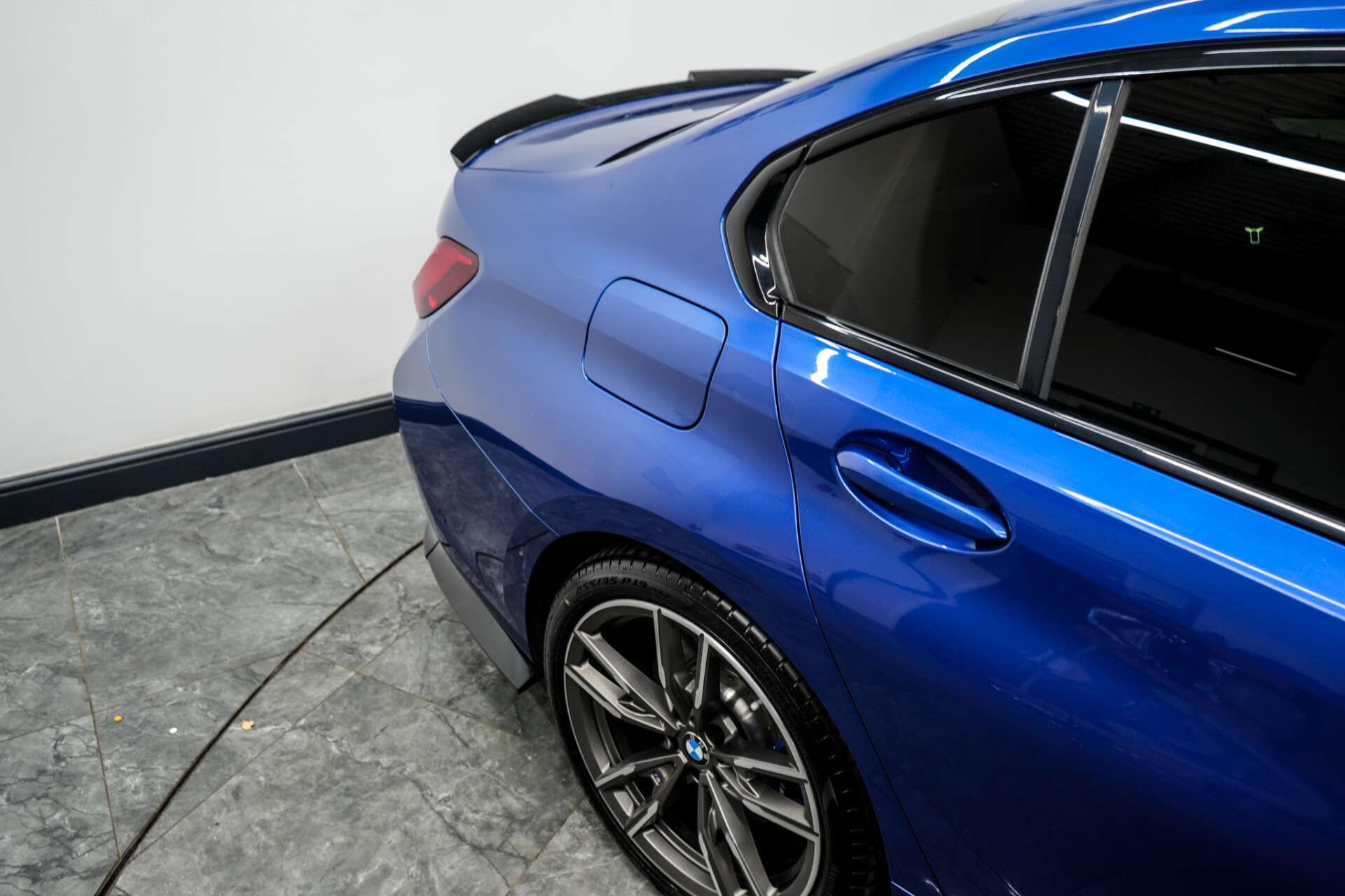 BMW 3 Series view 11