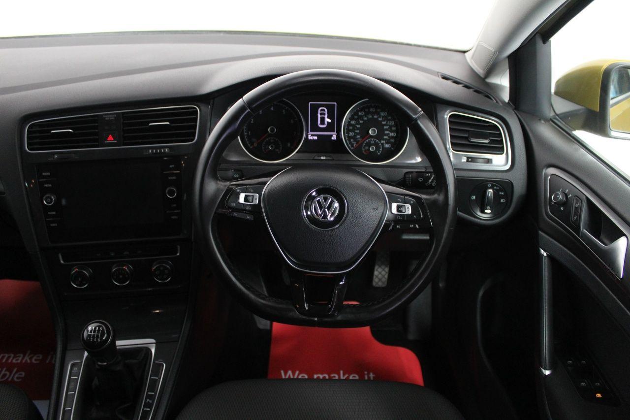 Volkswagen Golf view 44