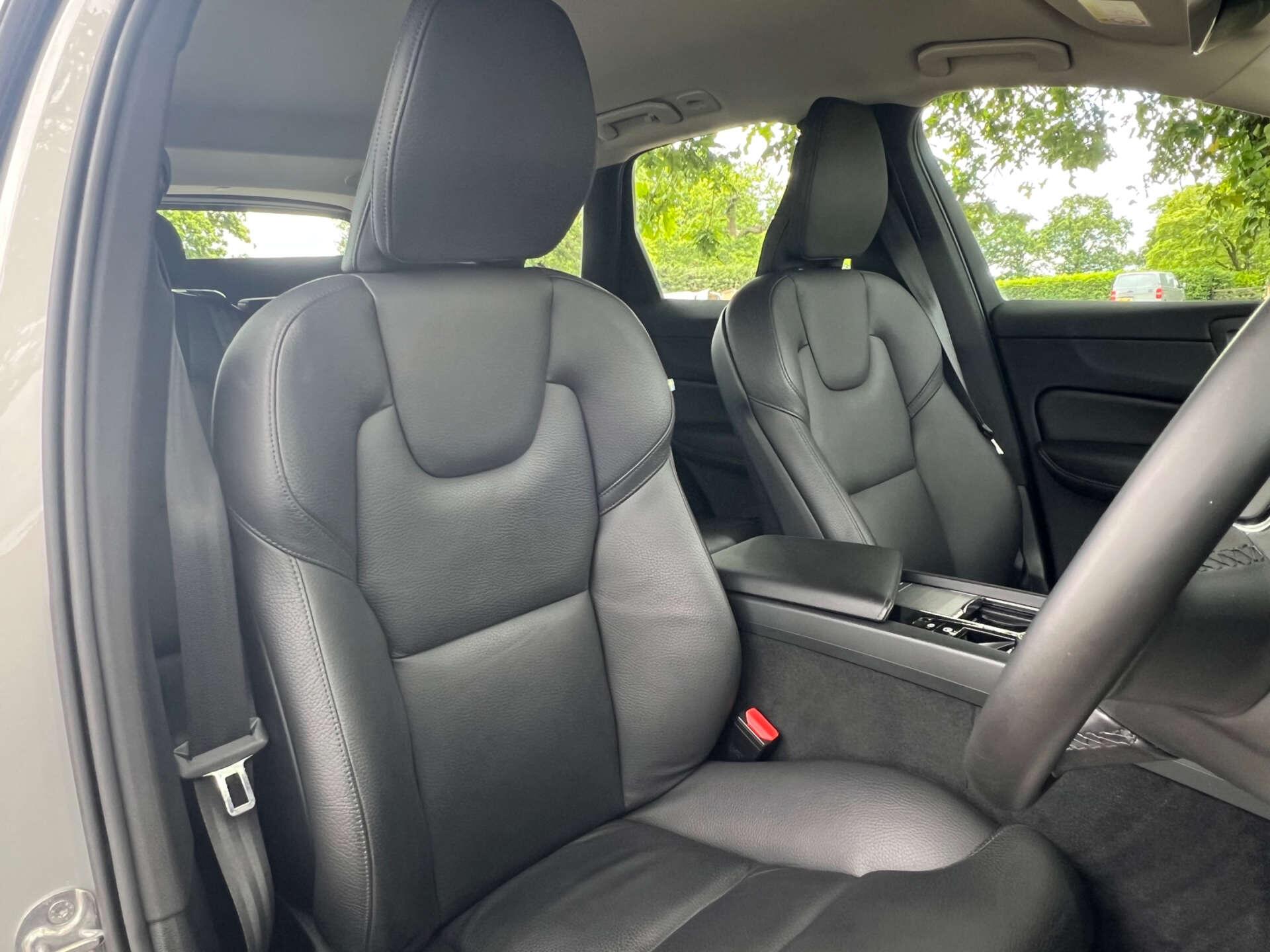 Volvo XC60 view 7