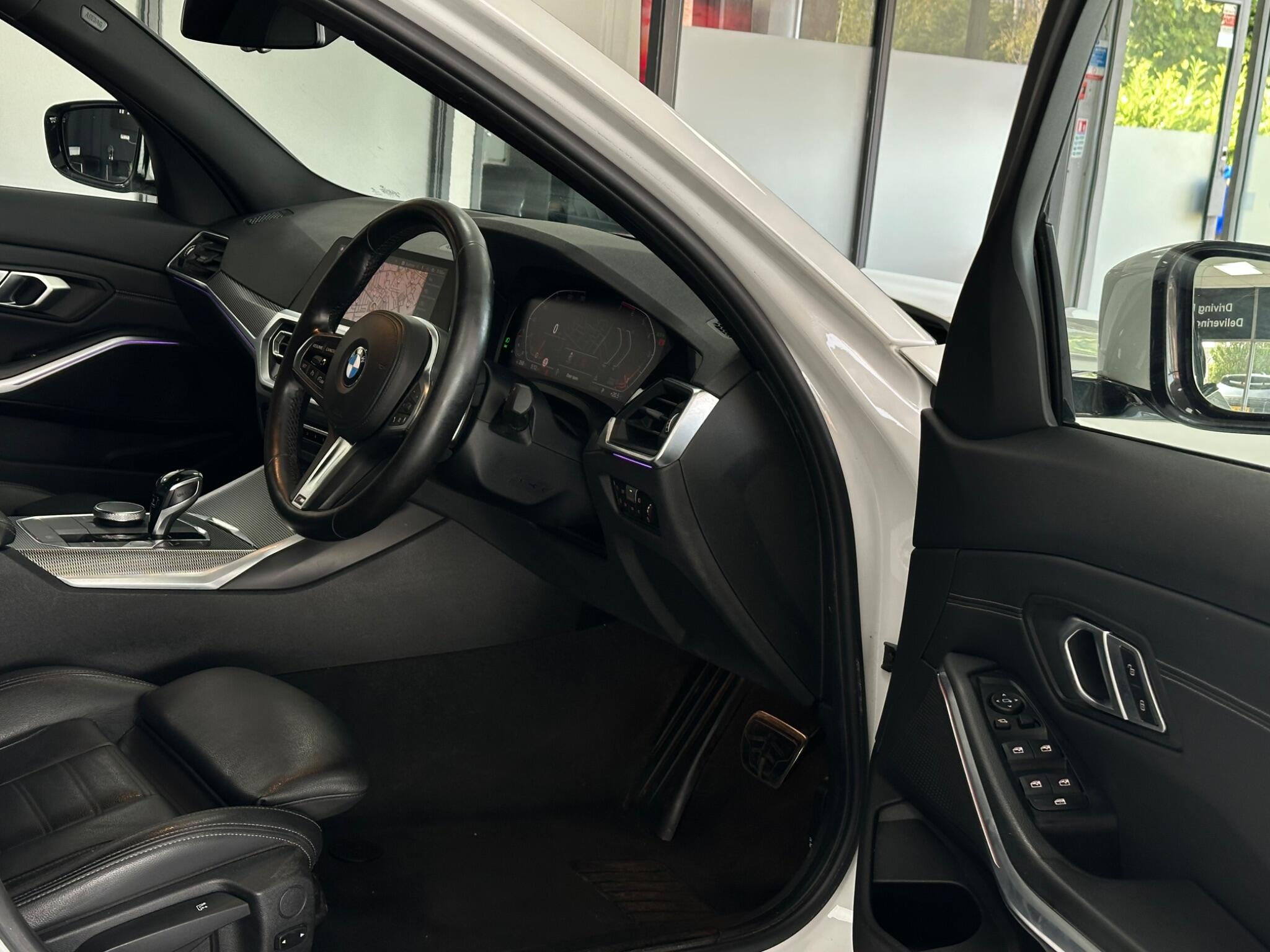 BMW 3 Series view 21
