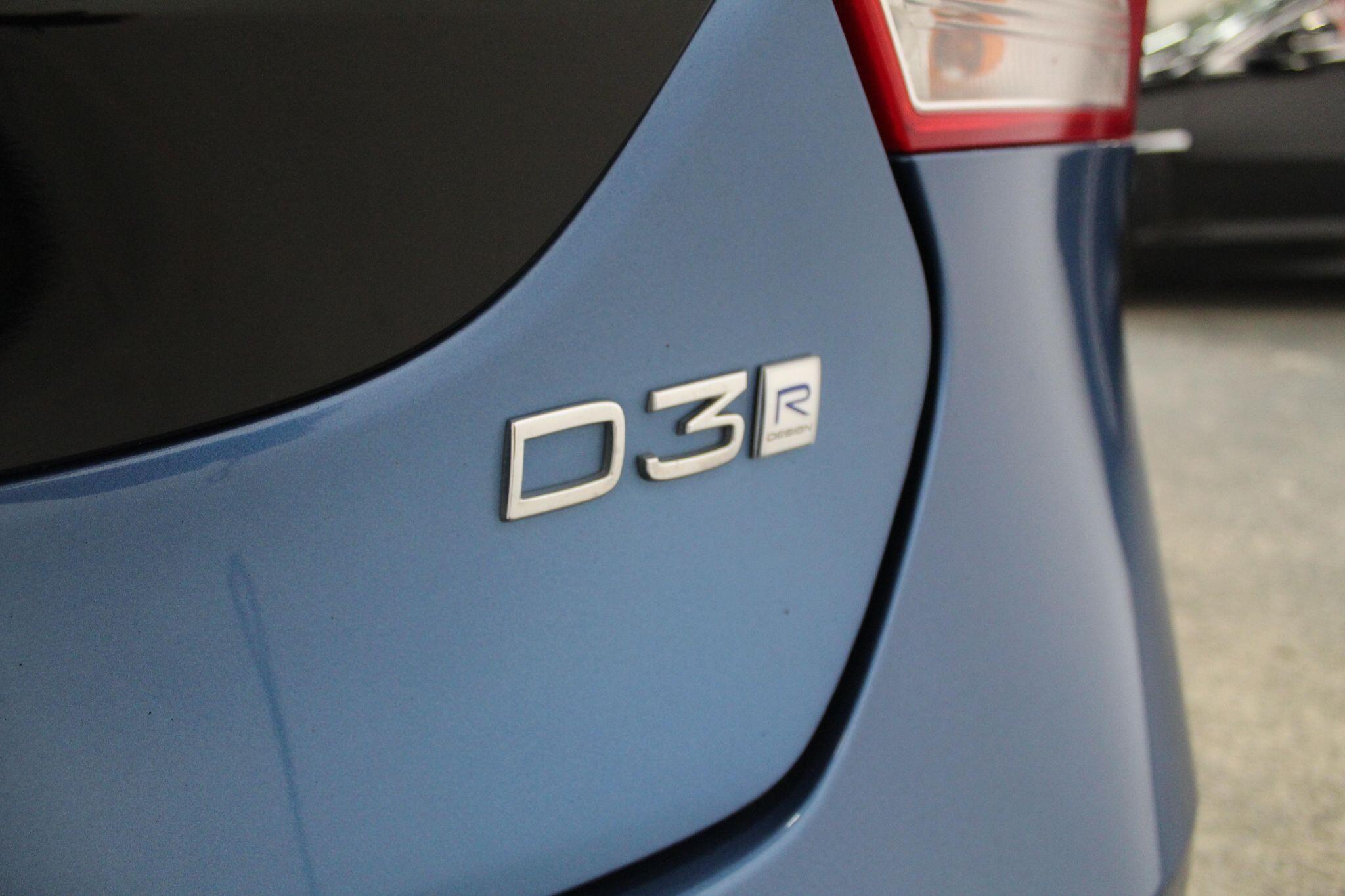 Volvo V40 view 20
